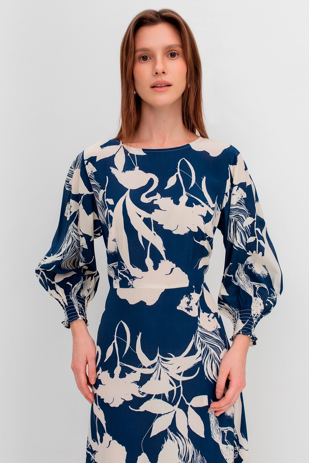 Платье с ярким цветочным принтом, 42р