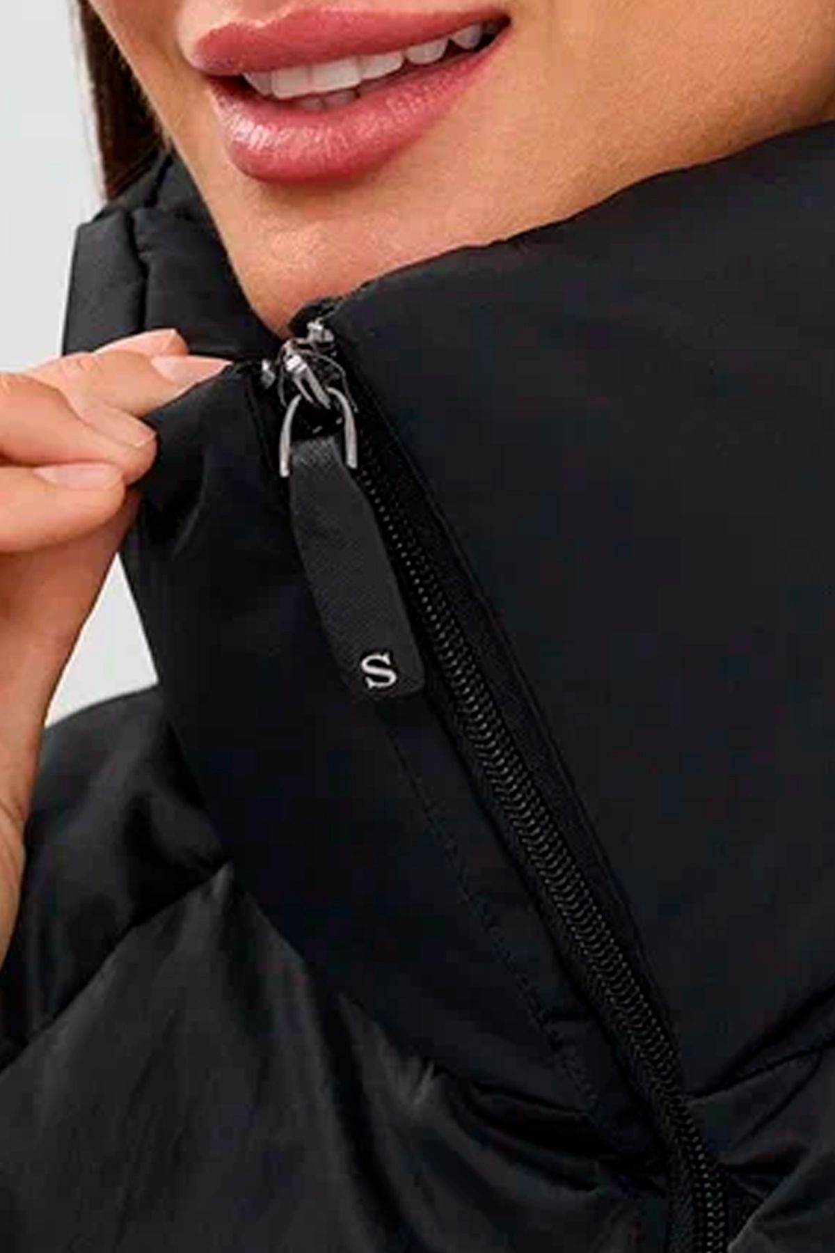 Укороченное пальто с внутренней стежкой в черном цвете,50р