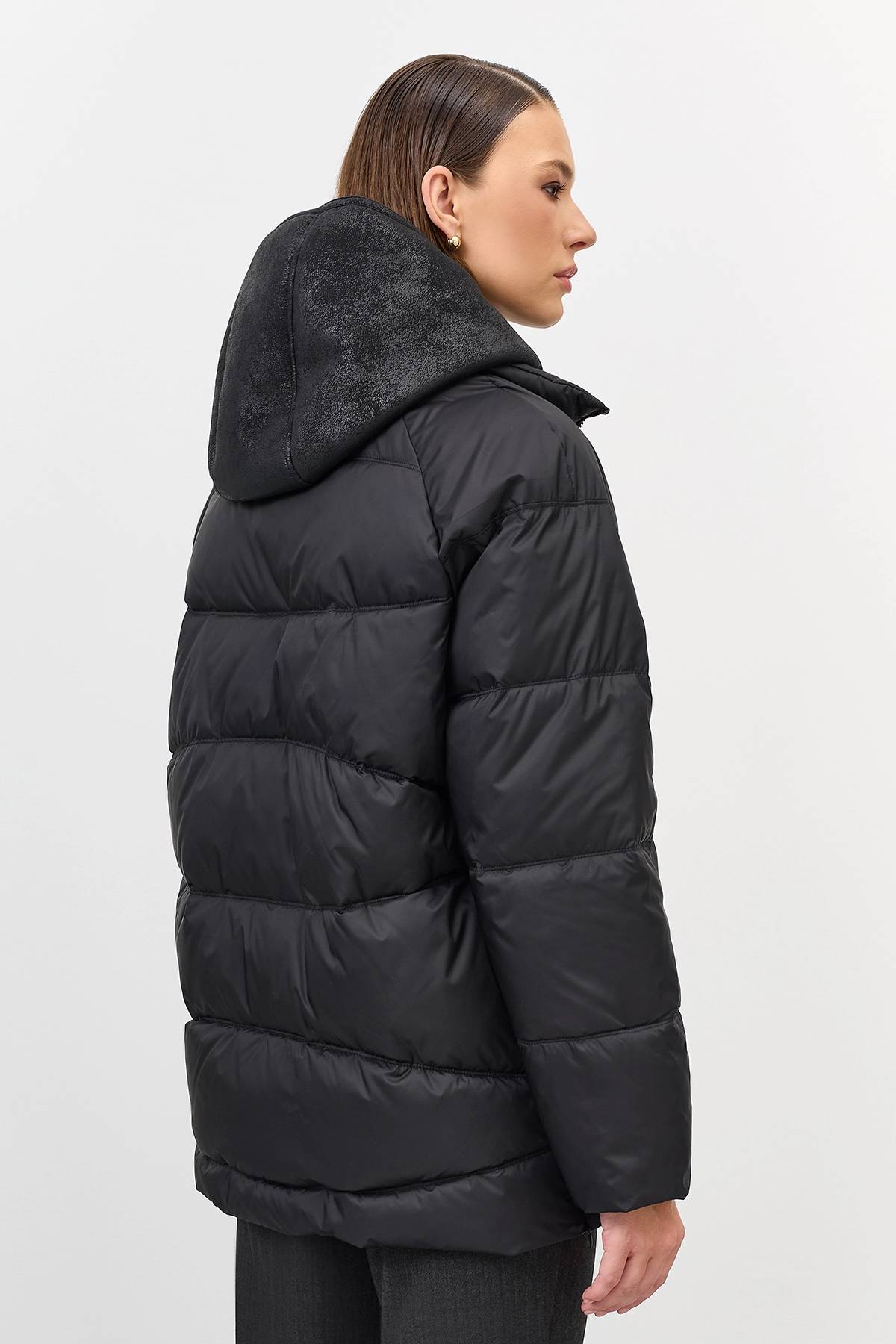 Лимитированная серия куртка черная с палантином, 42