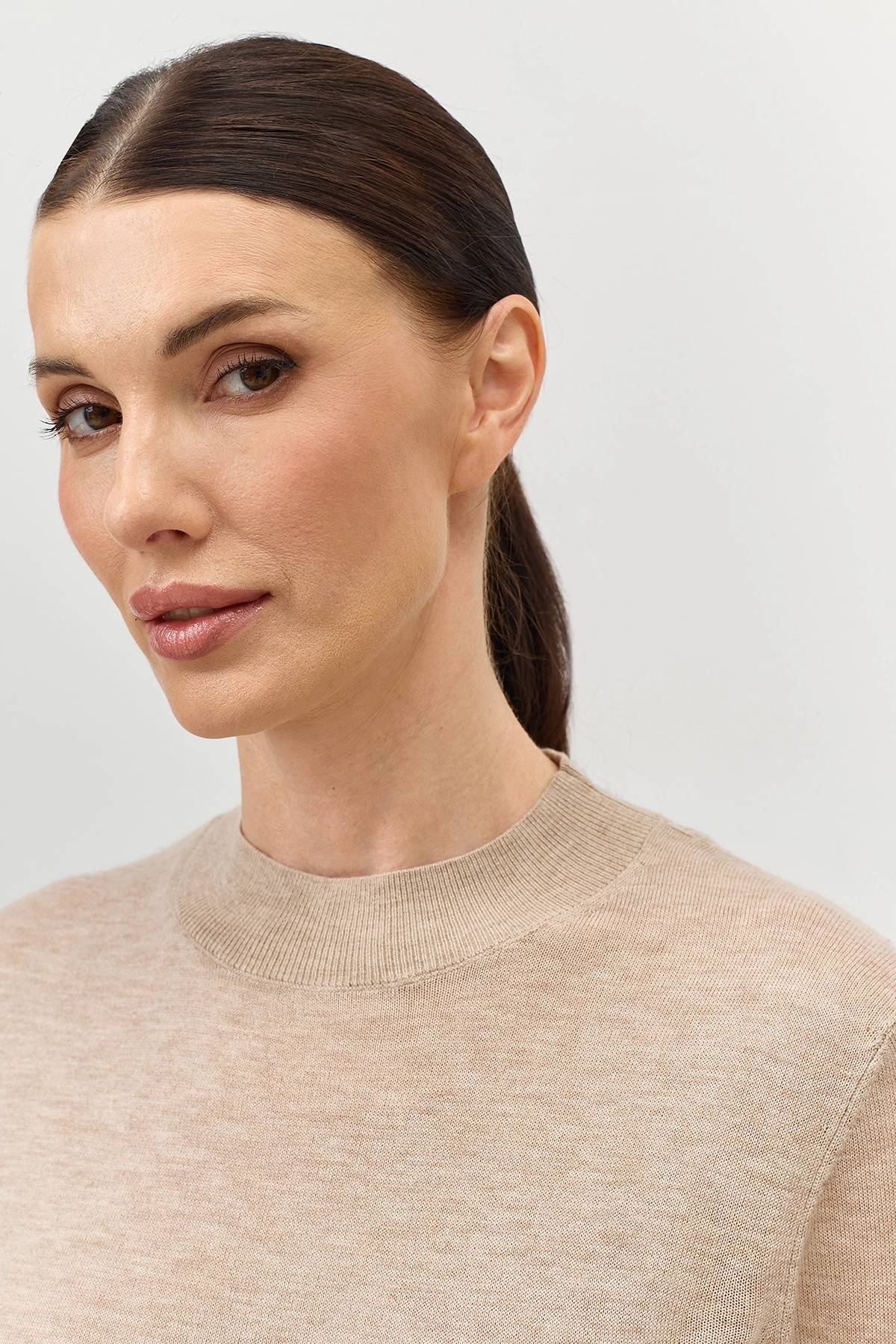 Лимитированная серия бежевый джемпер с палантином, 42