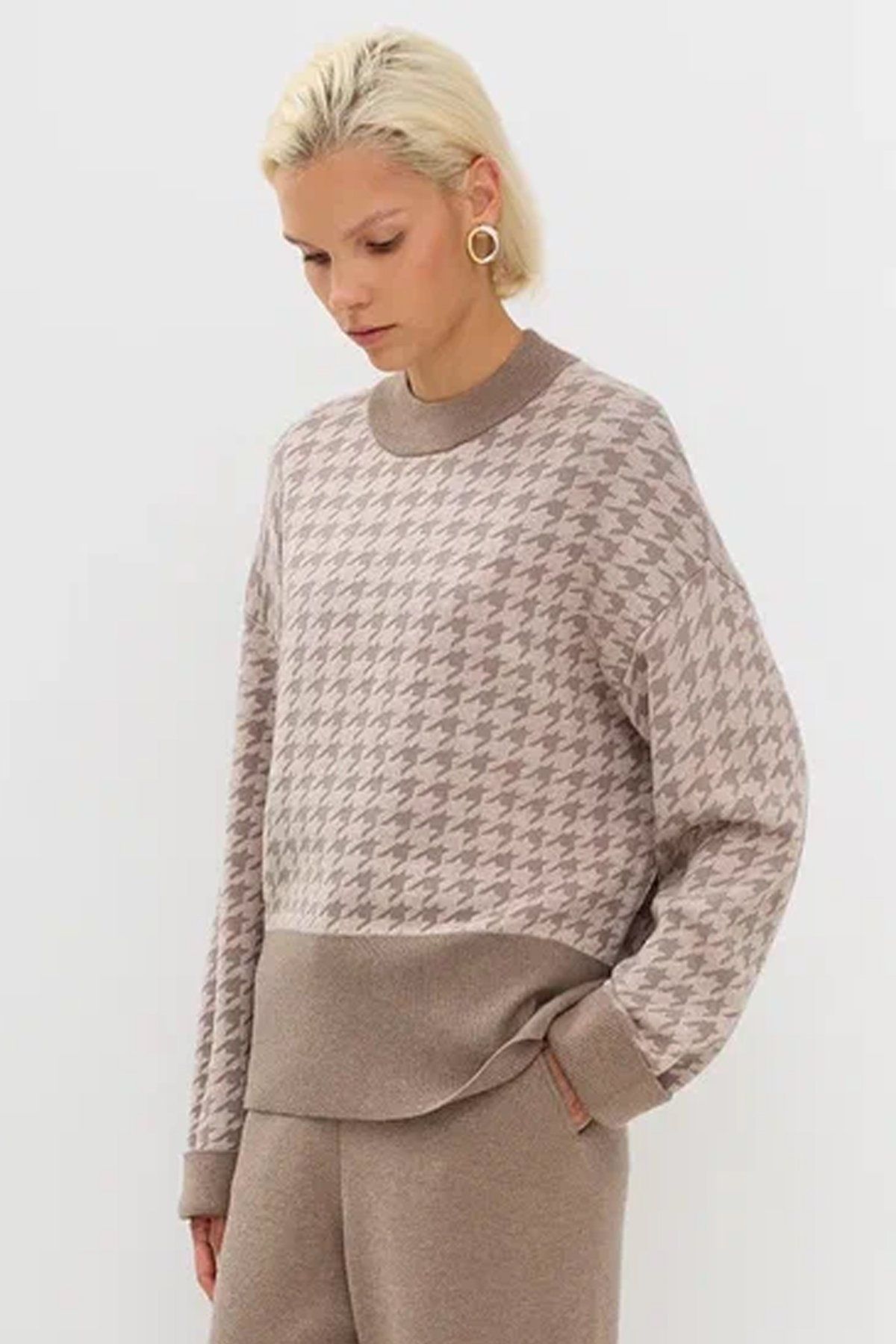 Трикотажный джемпер с принтом "гусиная лапка", 42р