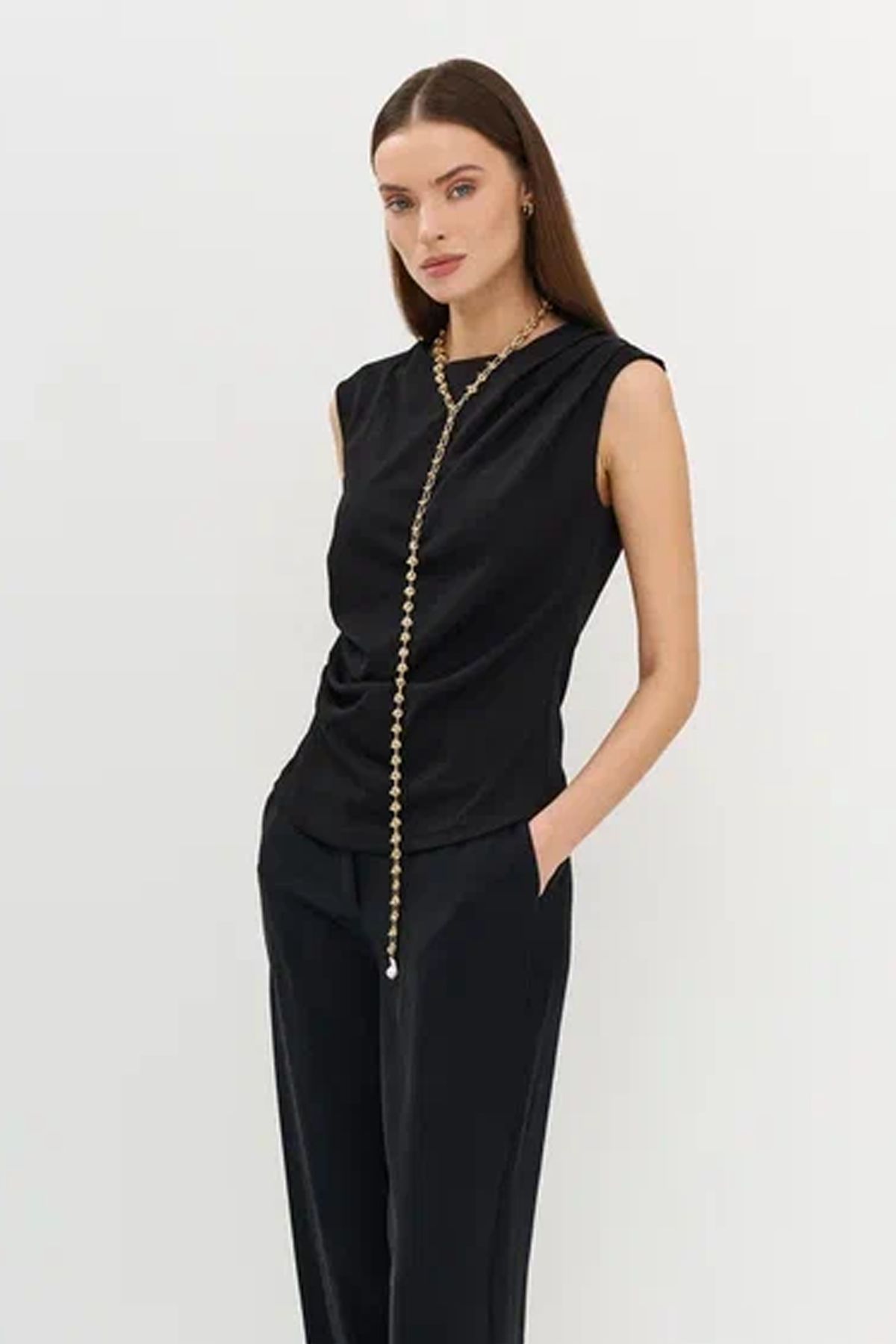 Топ без рукавов с вырезом горловины "лодочка", 52р