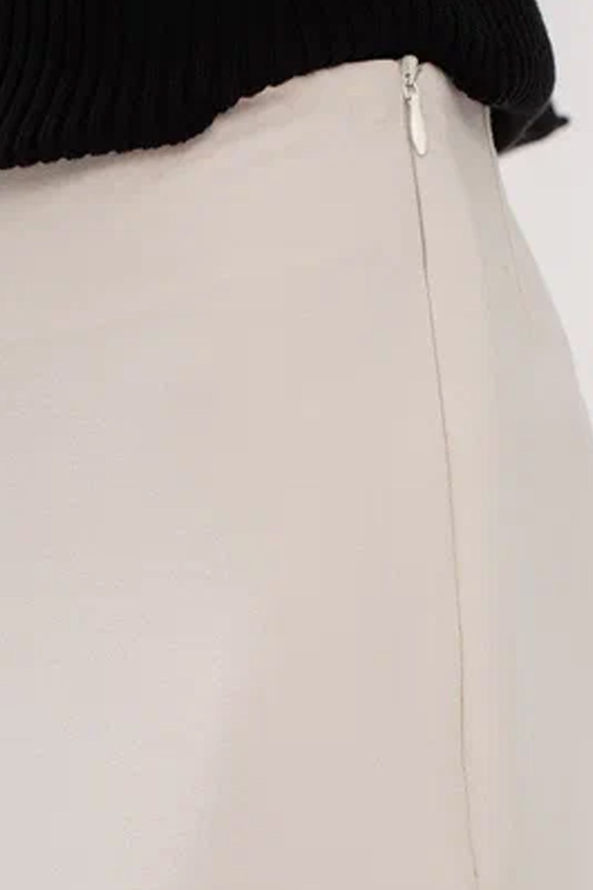 Классические брюки бежево-серого цвета прямого силуэта, 46р