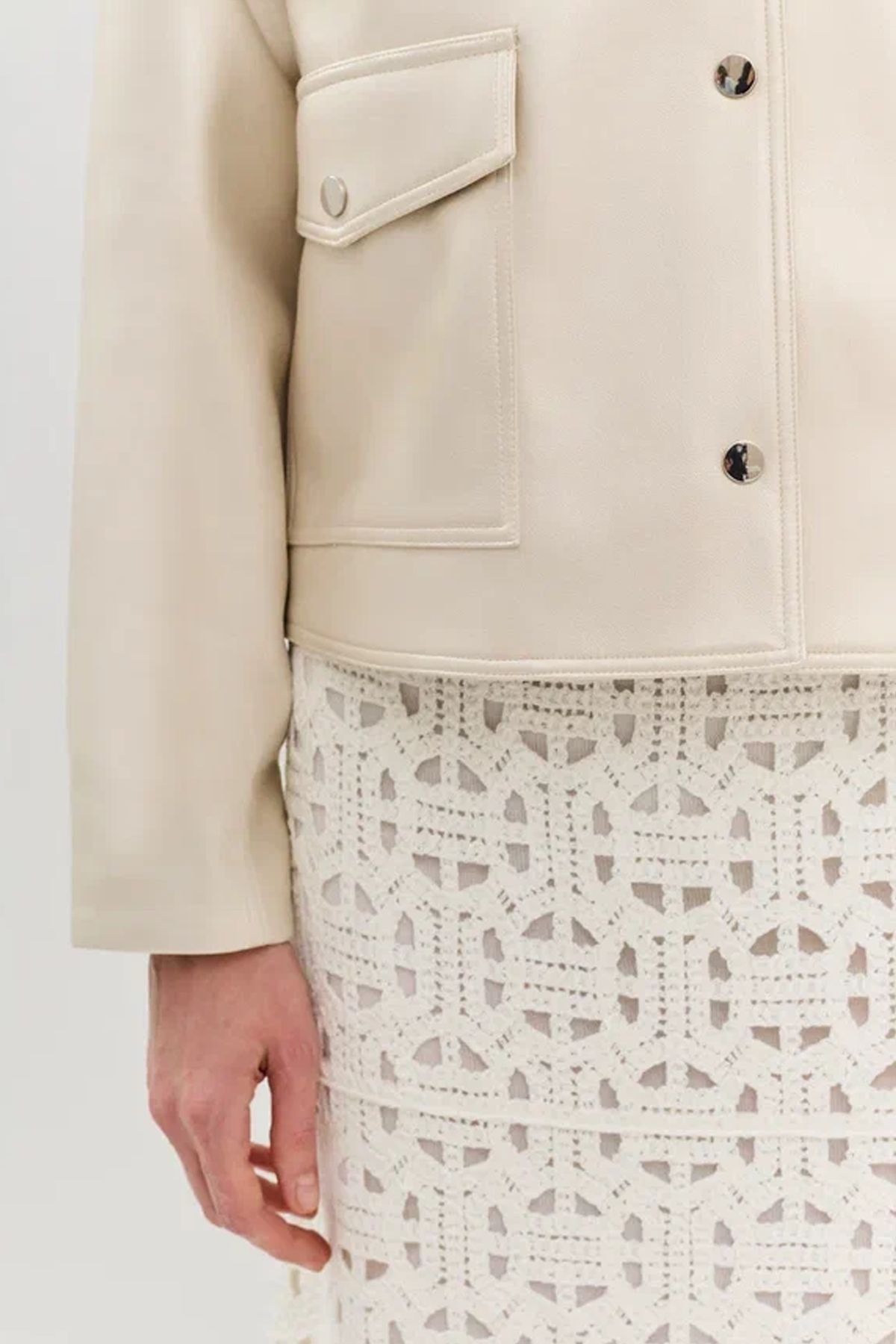 Укороченная куртка из искусственной кожи, 50р