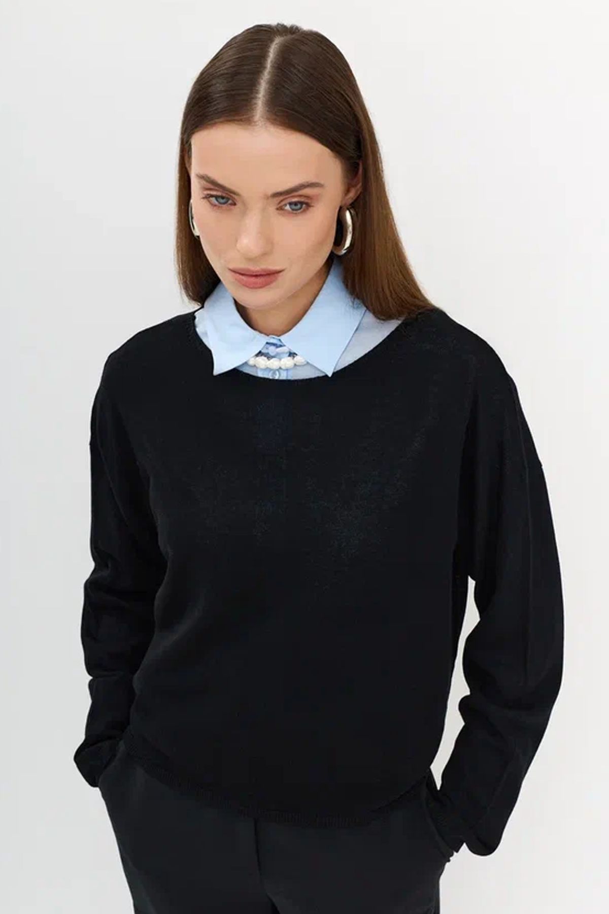 Свободный джемпер с тенселем в черном цвете, 50р