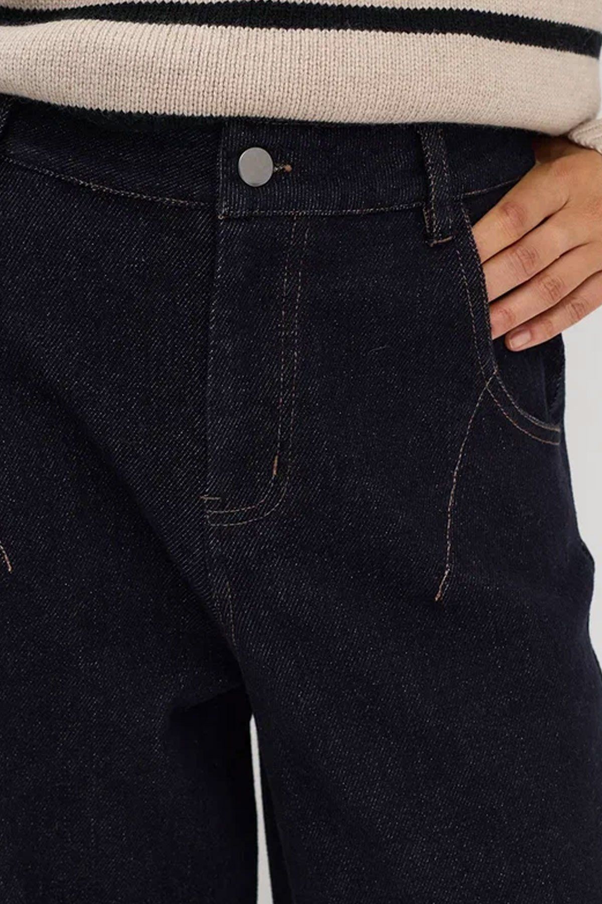 Джинсы бананы из классического темно-синего денима, 42р