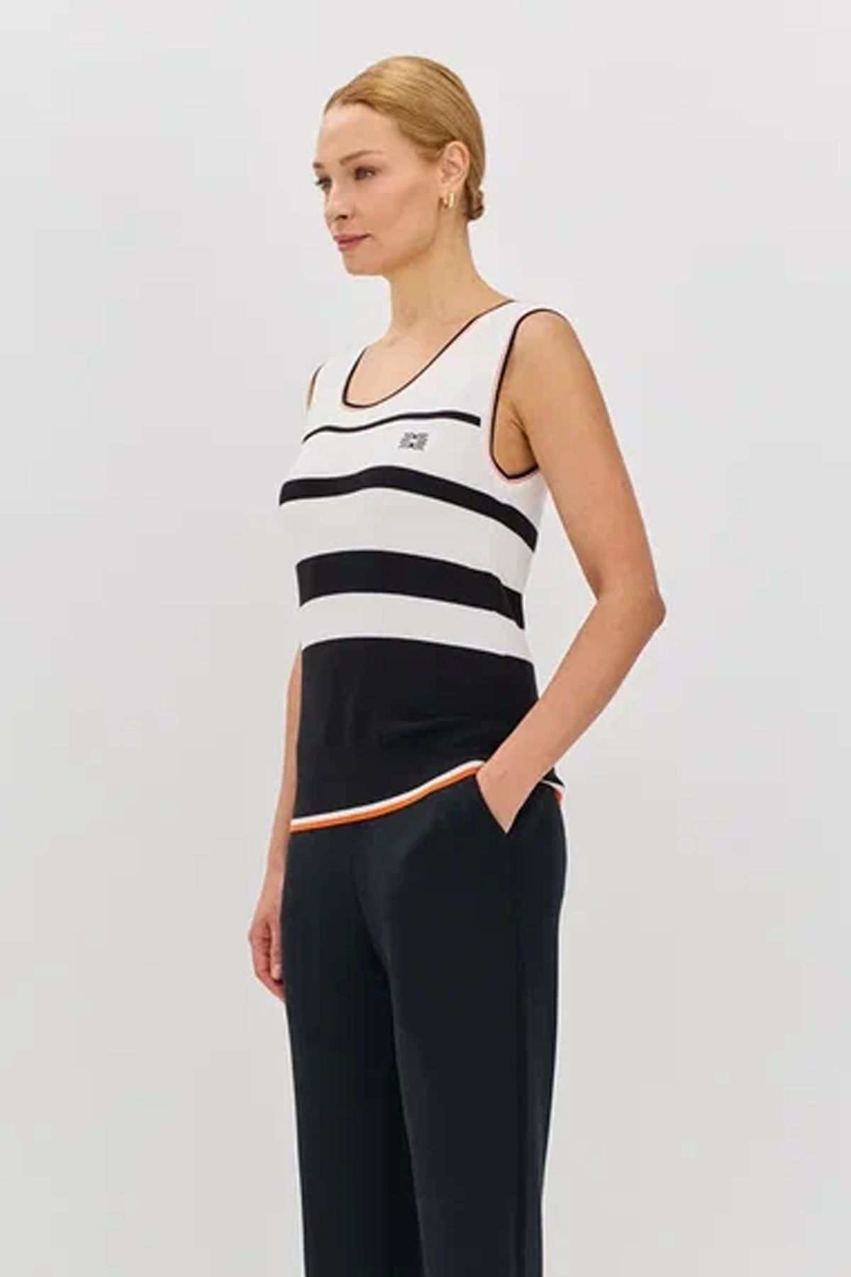 Трикотажный джемпер с полосатым принтом, 50р