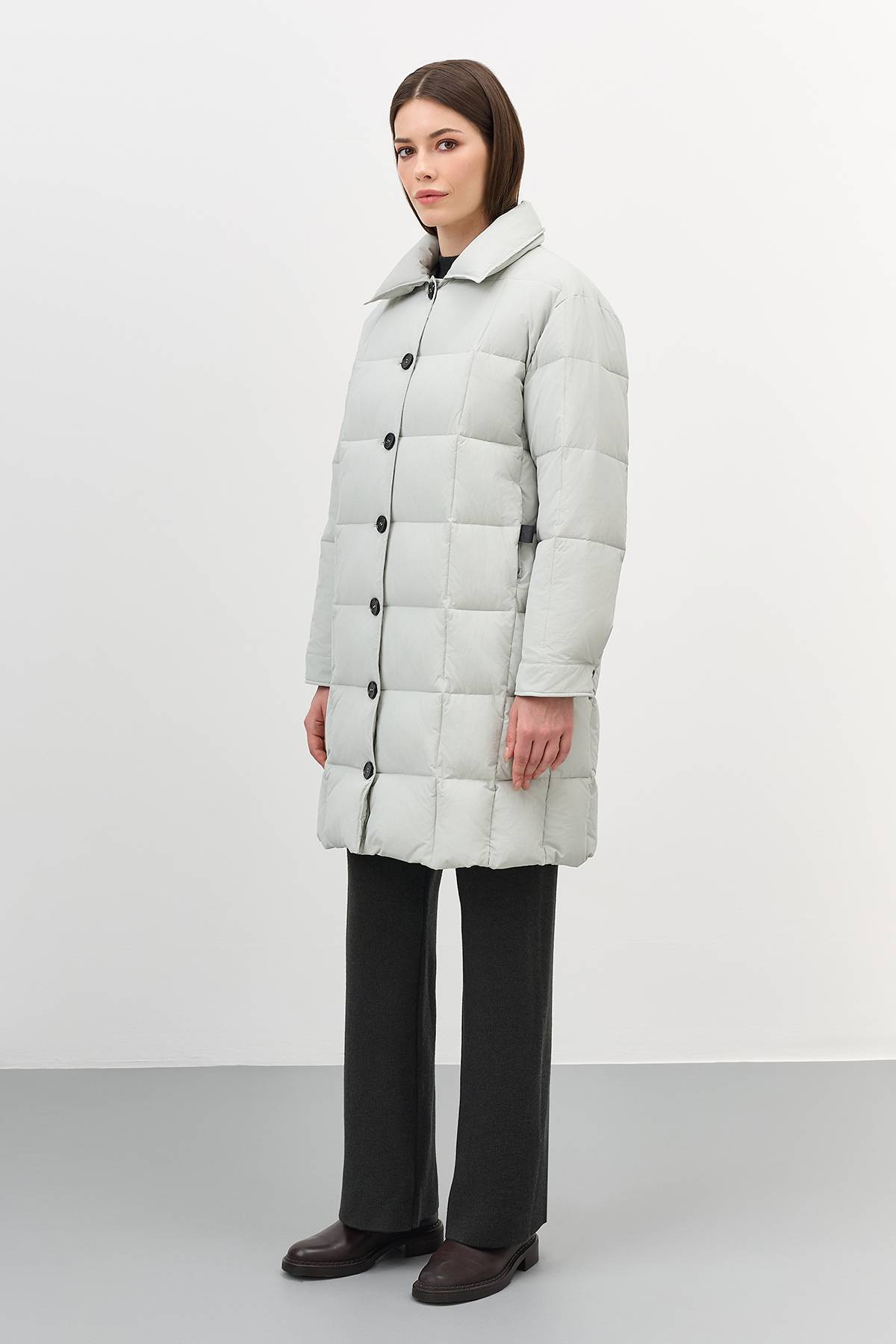 Лимитированная серия стеганое пальто с контрастной фурнитурой с палантином, 40