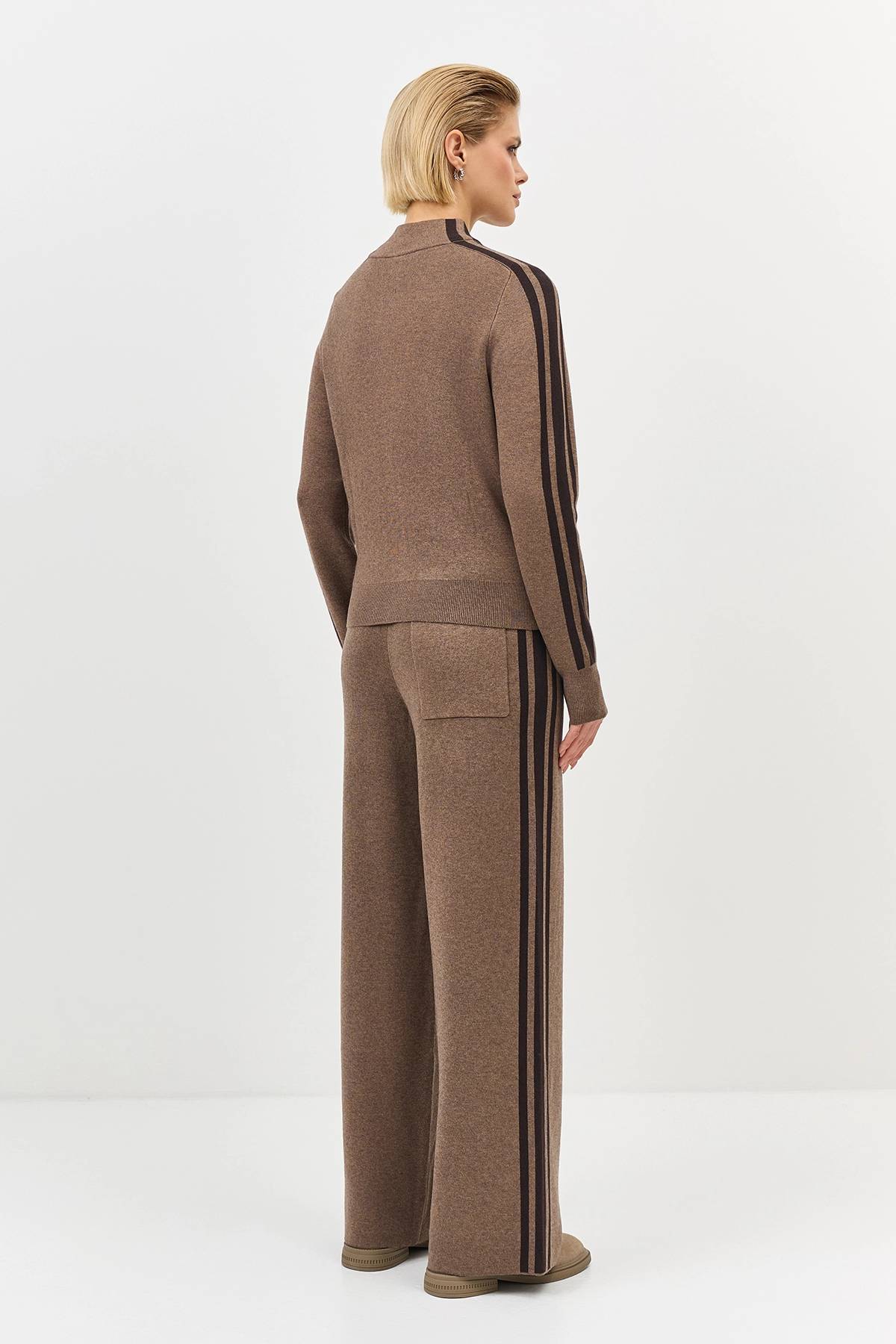 Лимитированная серия бомбер с контрастными лампасами и ремень, 34