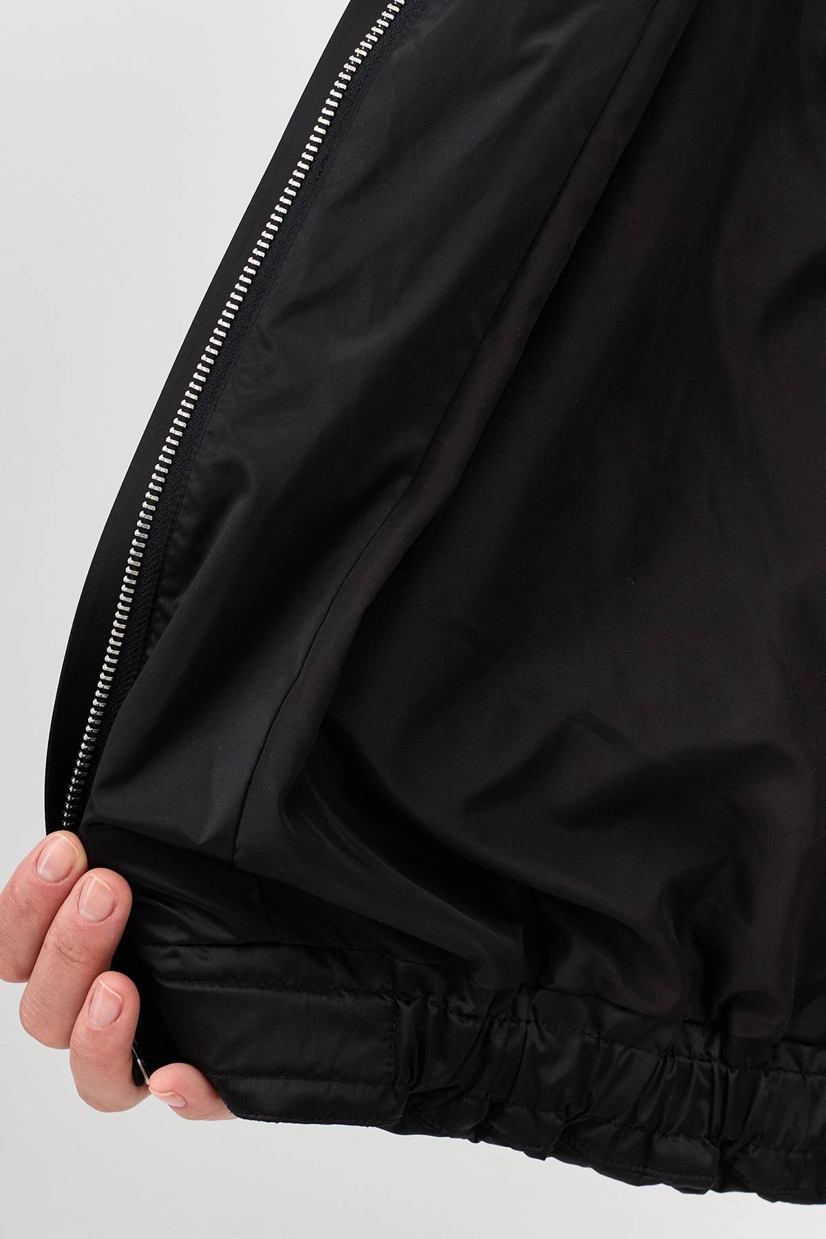 Лимитированная серия куртка черная с атласным эффектом и палантином, 36