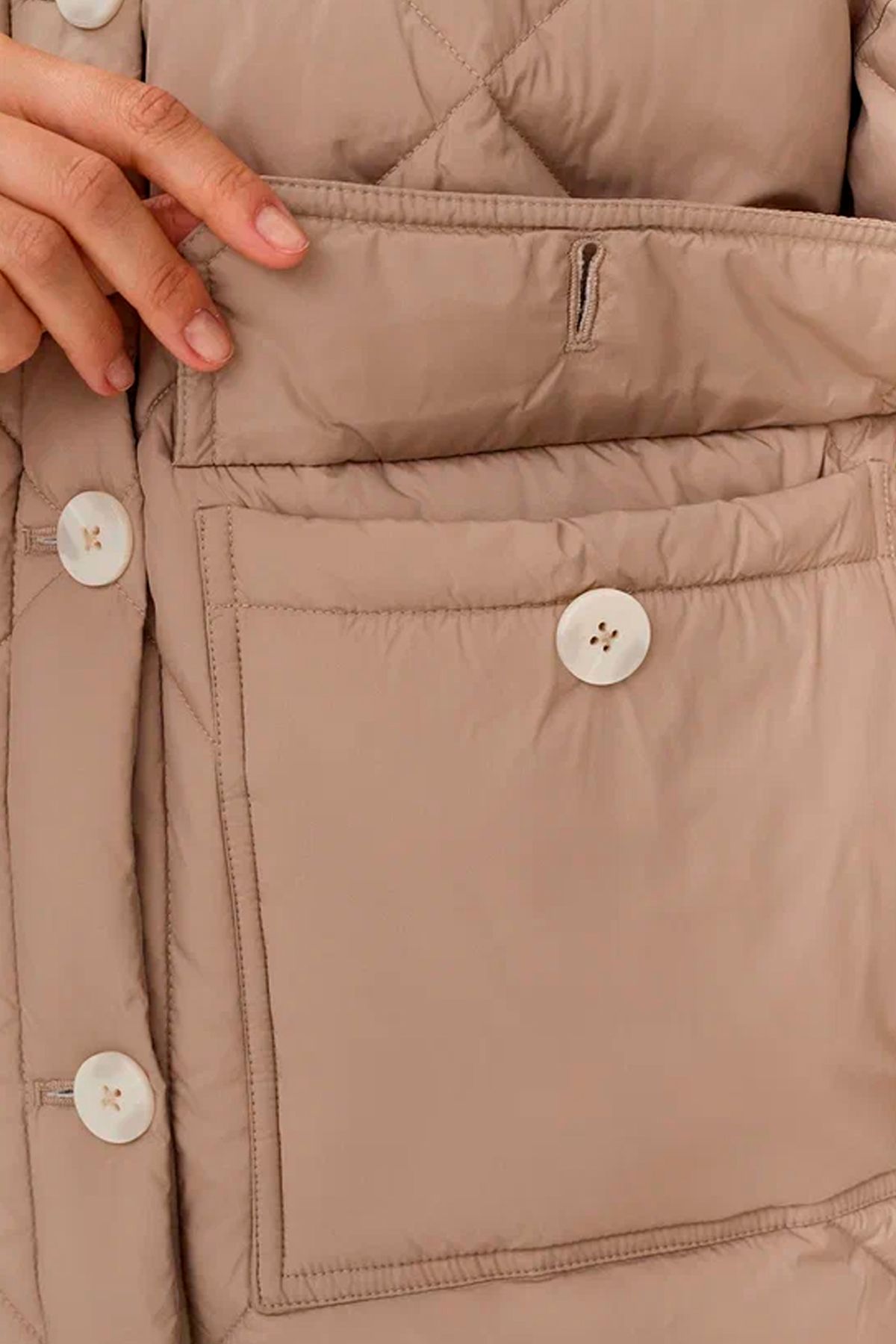 Стеганая куртка с меховым воротником, 42р