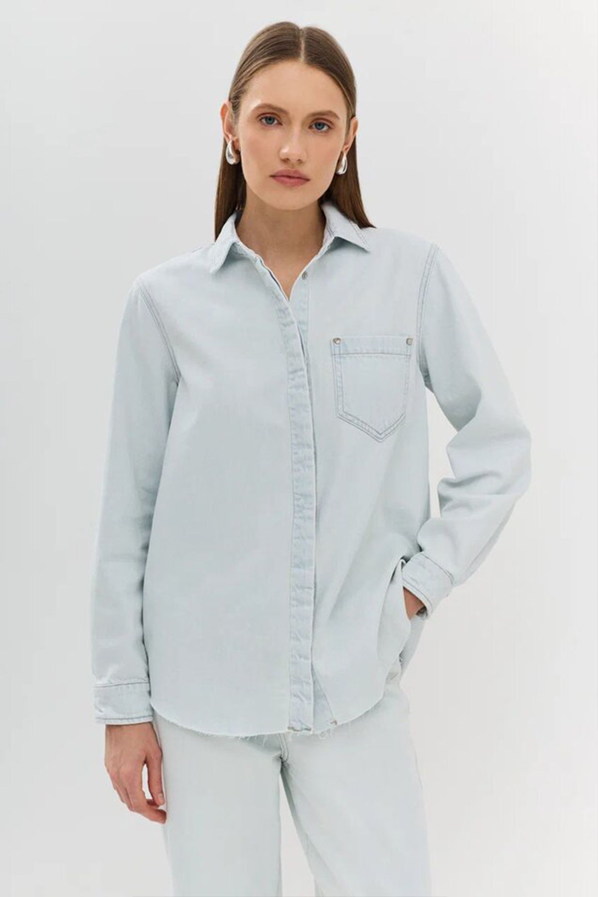 Джинсовая рубашка с отложным воротником, 48р