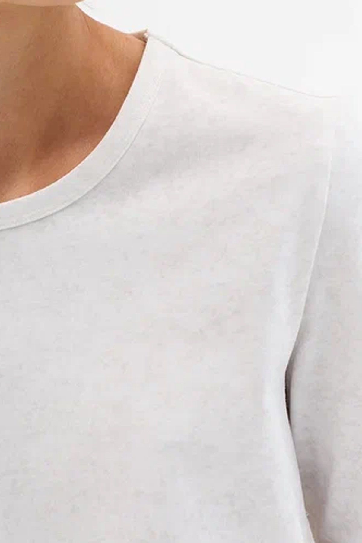 Приталенный джемпер с эффектом "мраморной" ткани в молочном цвете, 42р