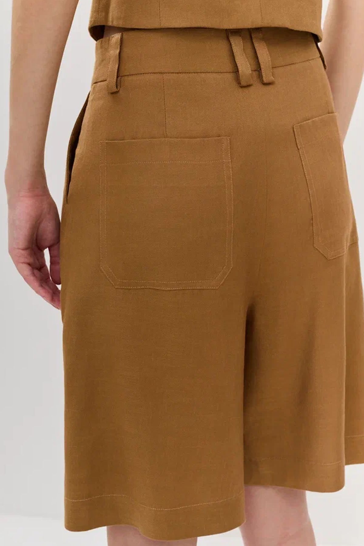 Свободные шорты до колена в коричневом цвете, 42р