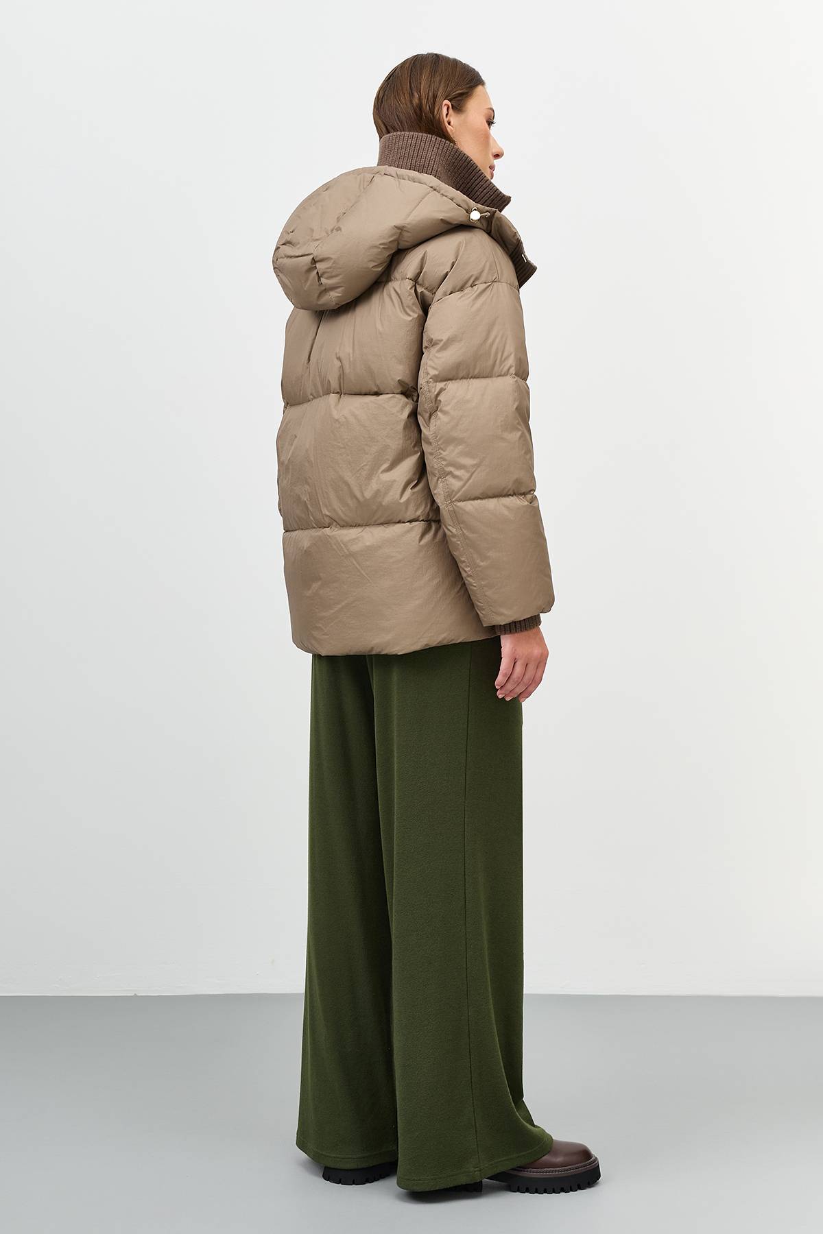 Лимитированная серия Куртка из нейлона с метализированным эффектомс палантином, 48