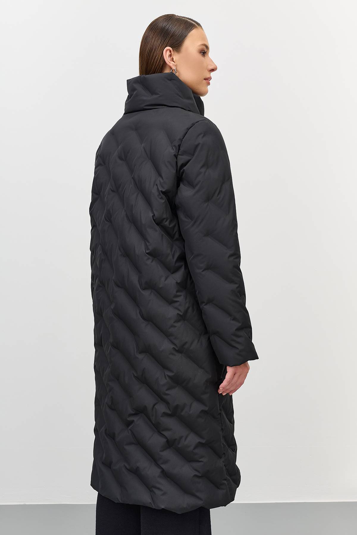 Лимитированная серия пальто с светло-серым палантином , 48