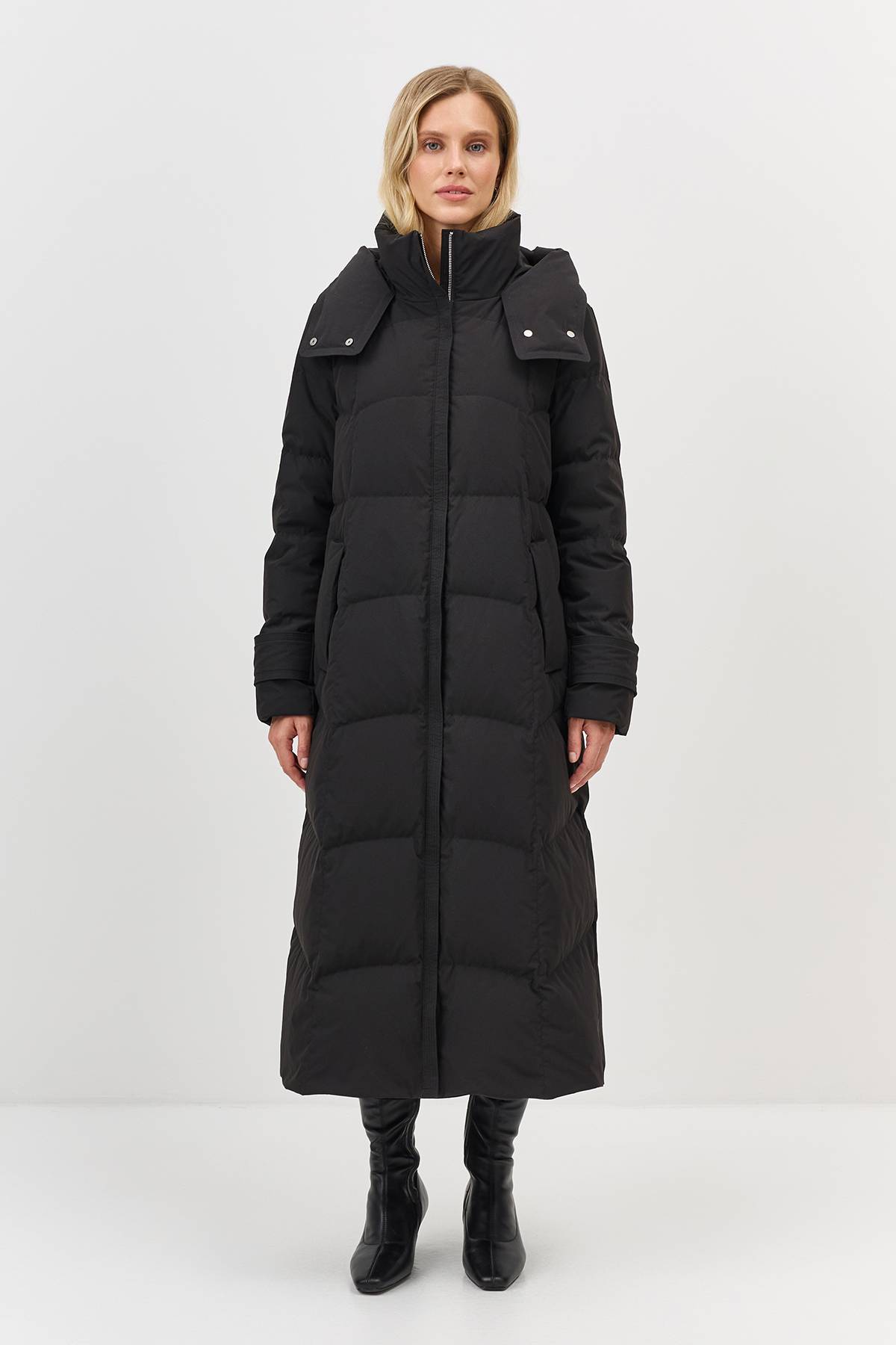 Лимитированная серия пальто с акцентным высоким воротником с палантином, 38