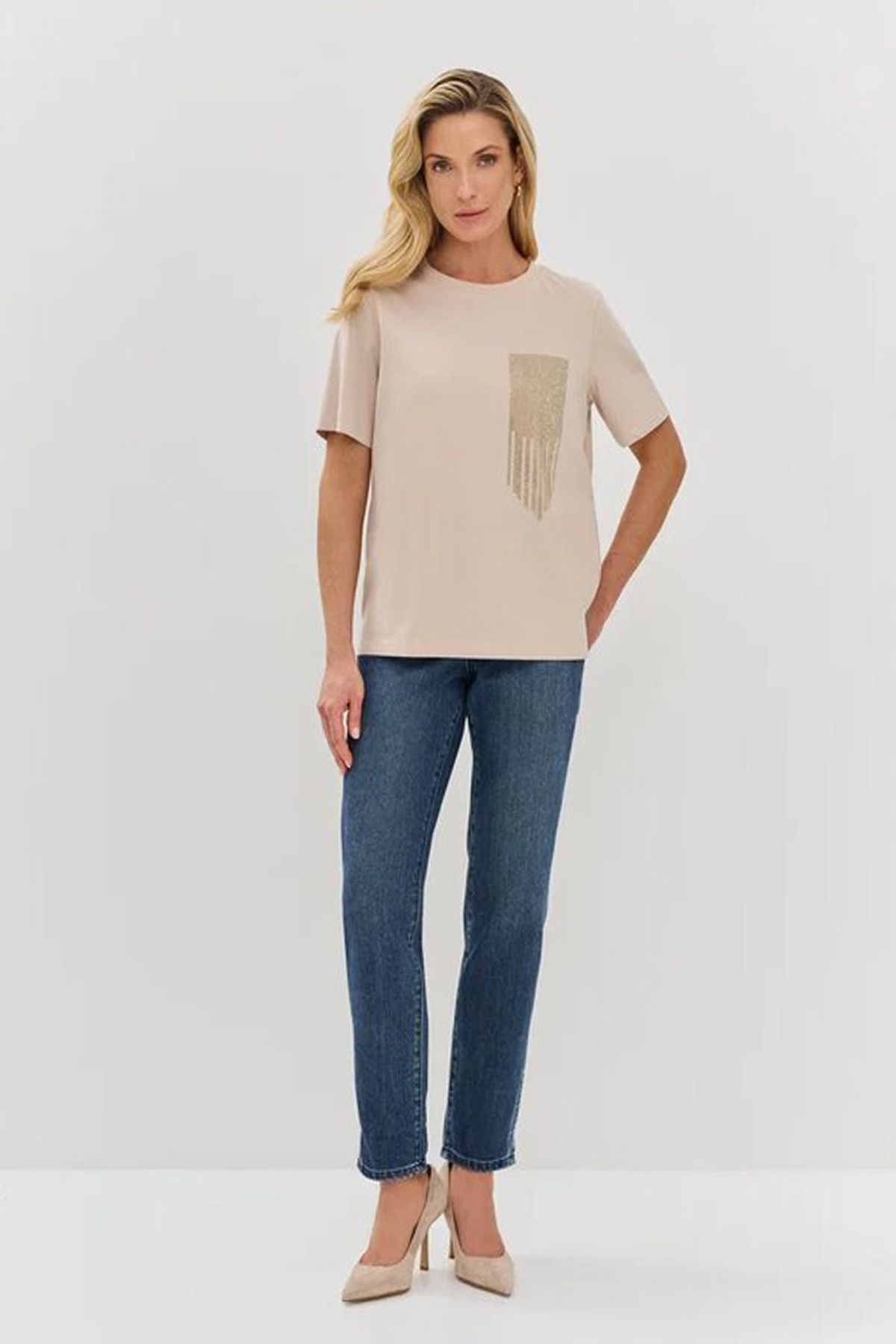 Стильная футболка с принтом из страз, 52р