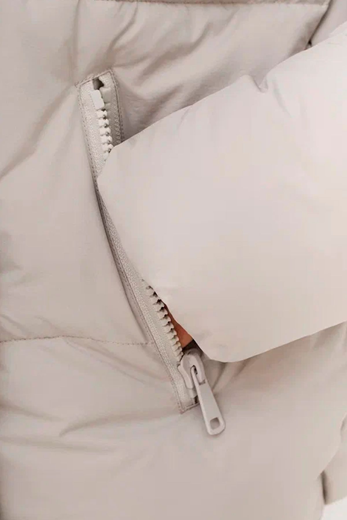 Куртка с объемным воротником в светло-сером цвете, 42р