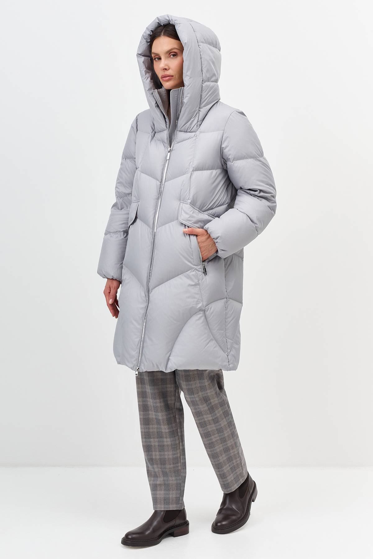 Лимитированная серия объемный пуховик с фигурной стежкой с палантином, 36