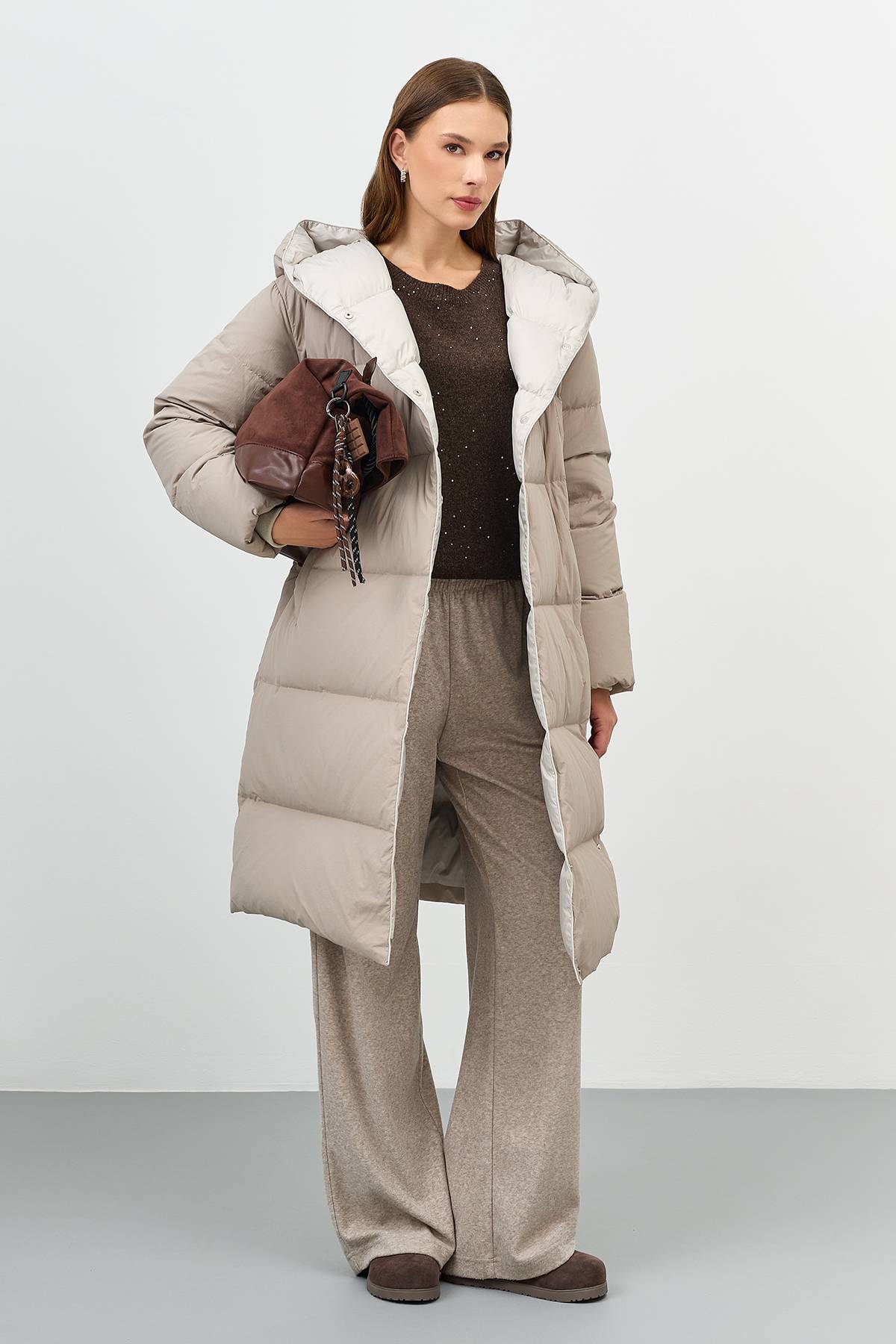 Лимитированная серия пуховик с капюшоном и палантин, 52