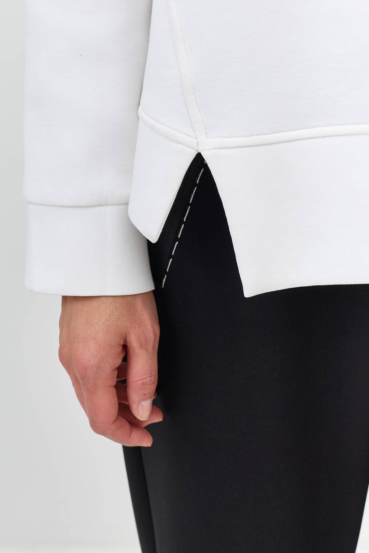 Лимитированная серия cвитшот с минималистичным принтом и ремень, 34