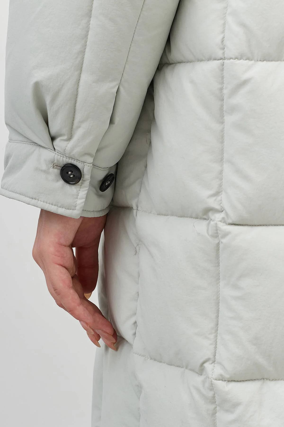 Стеганое пальто с контрастной фурнитурой, 40