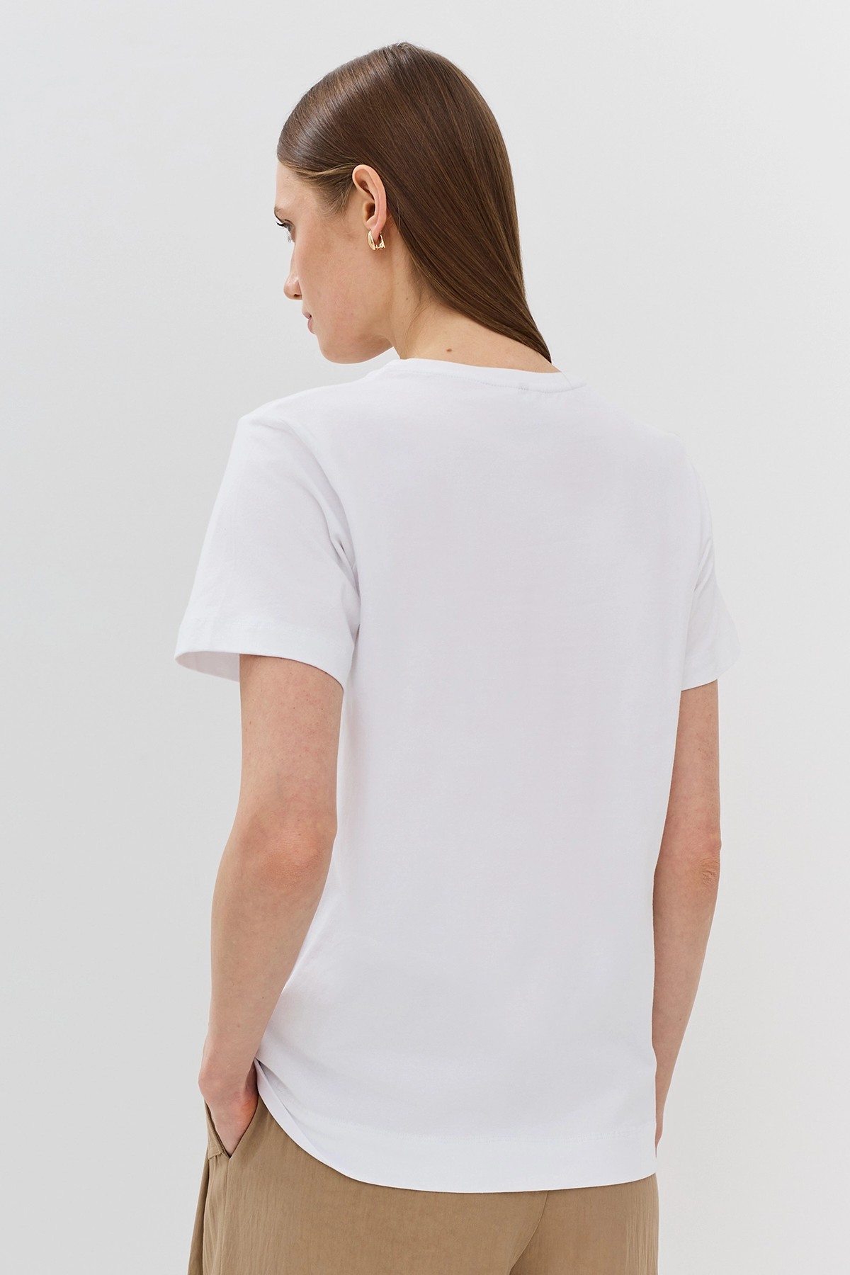 Базовая белая футболка из эластичного хлопка, 52