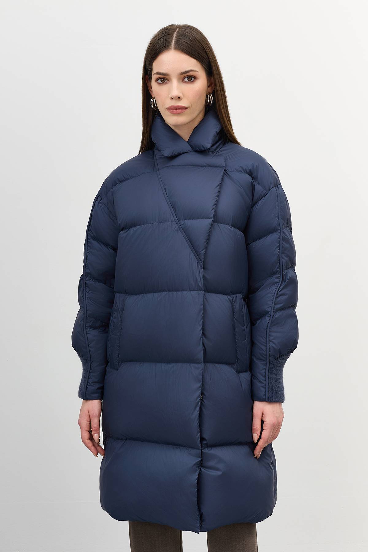 Лимитированная серия пуховик на запах с трикотажной манишкой и палантин, 44