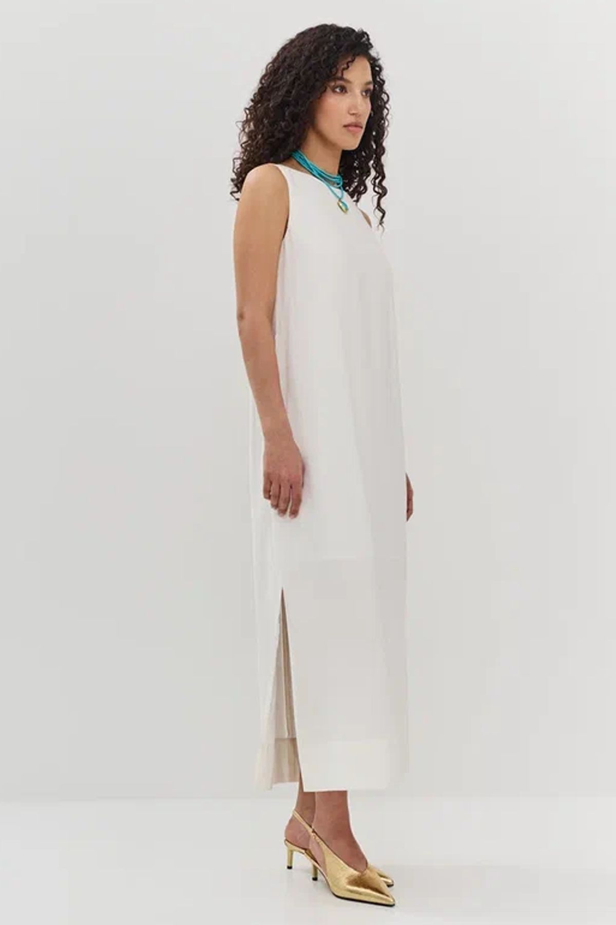 Классическое платье с поясом на талии, 48р