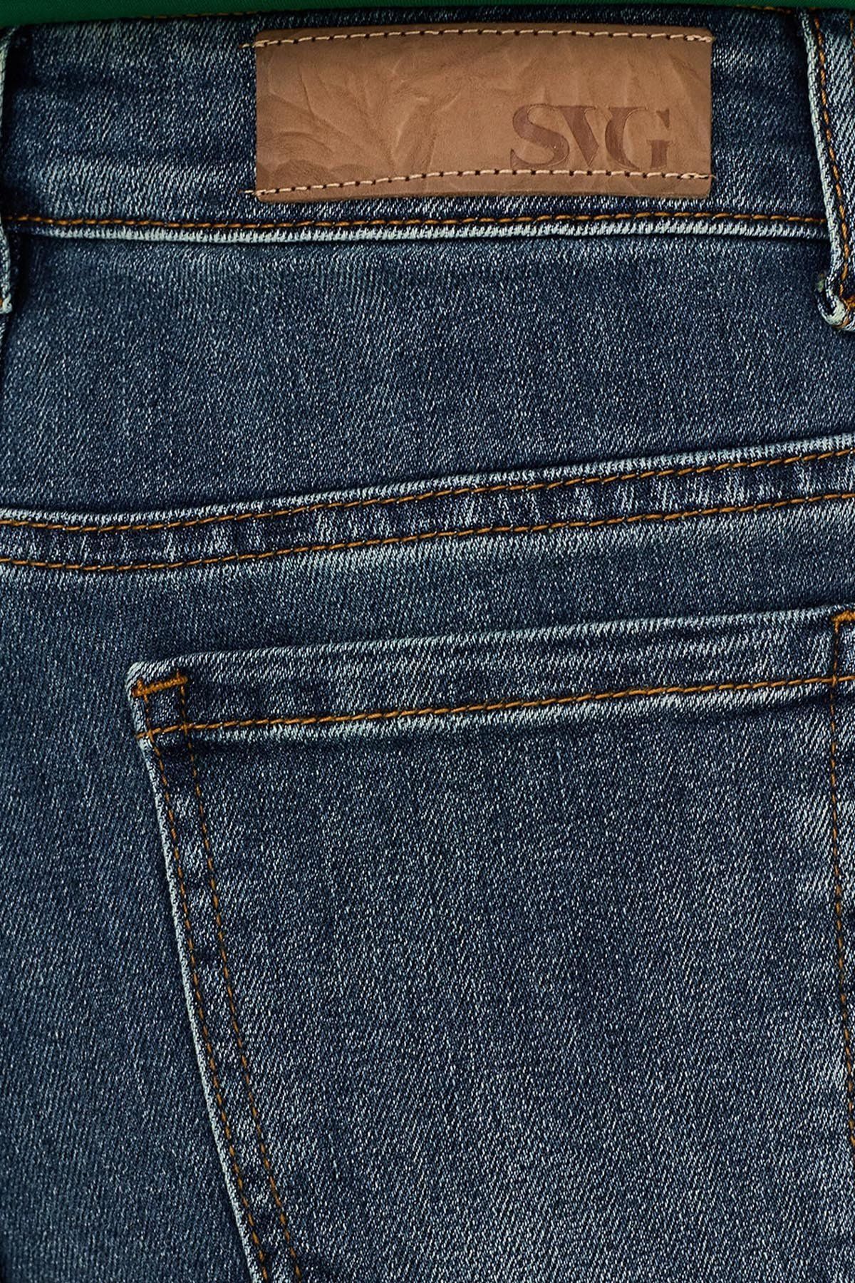 Джинсы прямого кроя с широкими отворотами, 40р