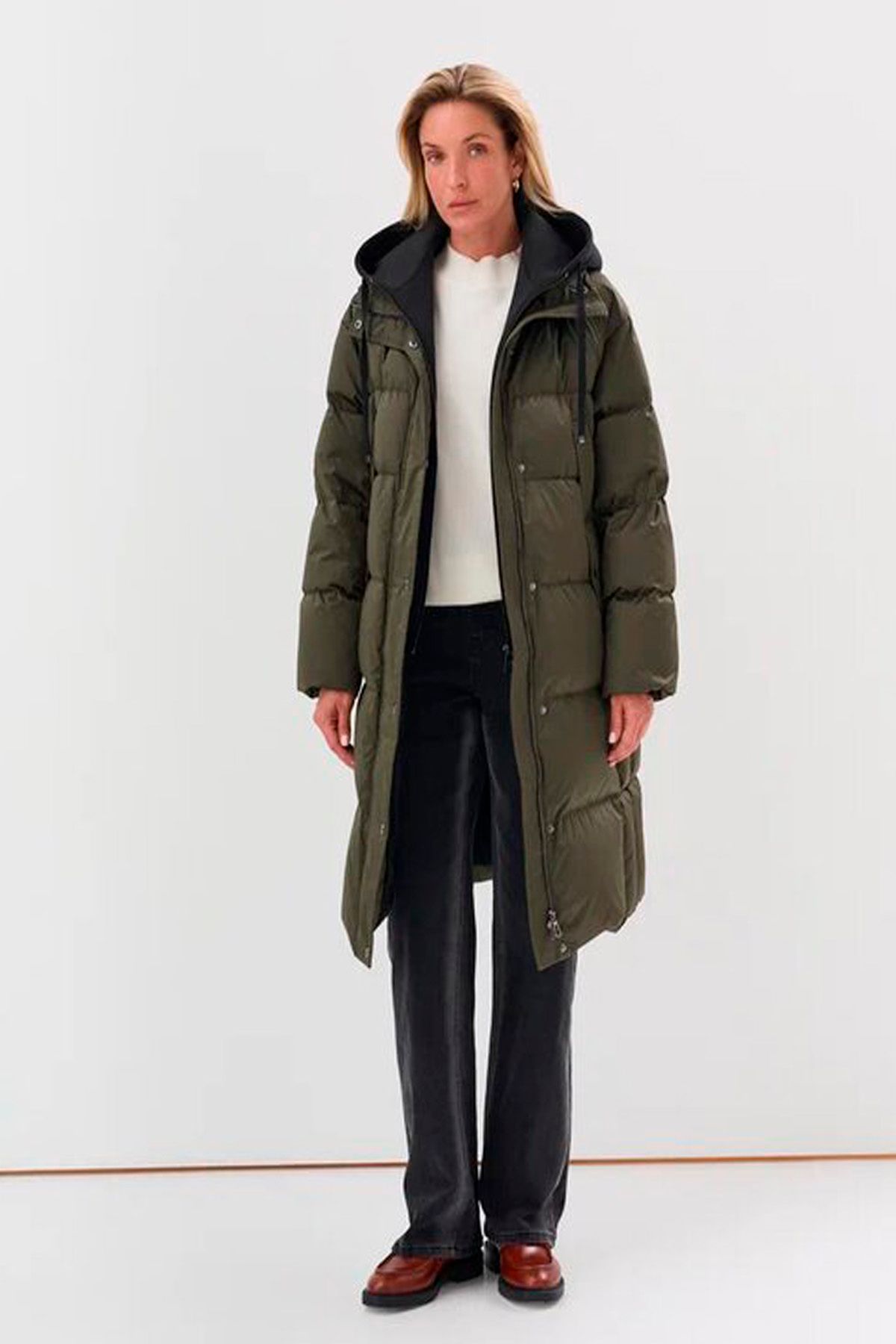 Пальто на натуральном утеплителе с внутренней манишкой, 44р