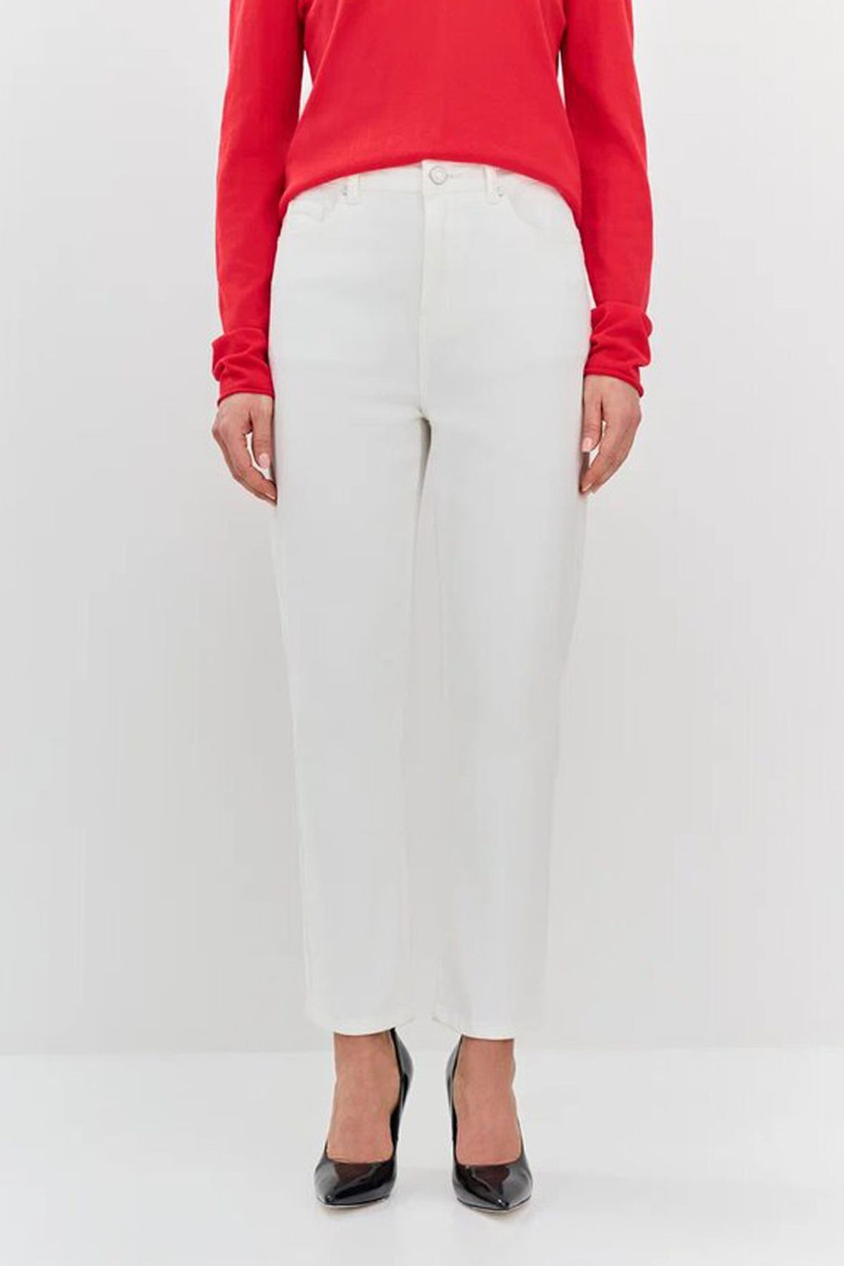 Белые джинсы в стиле regular fit, 50р