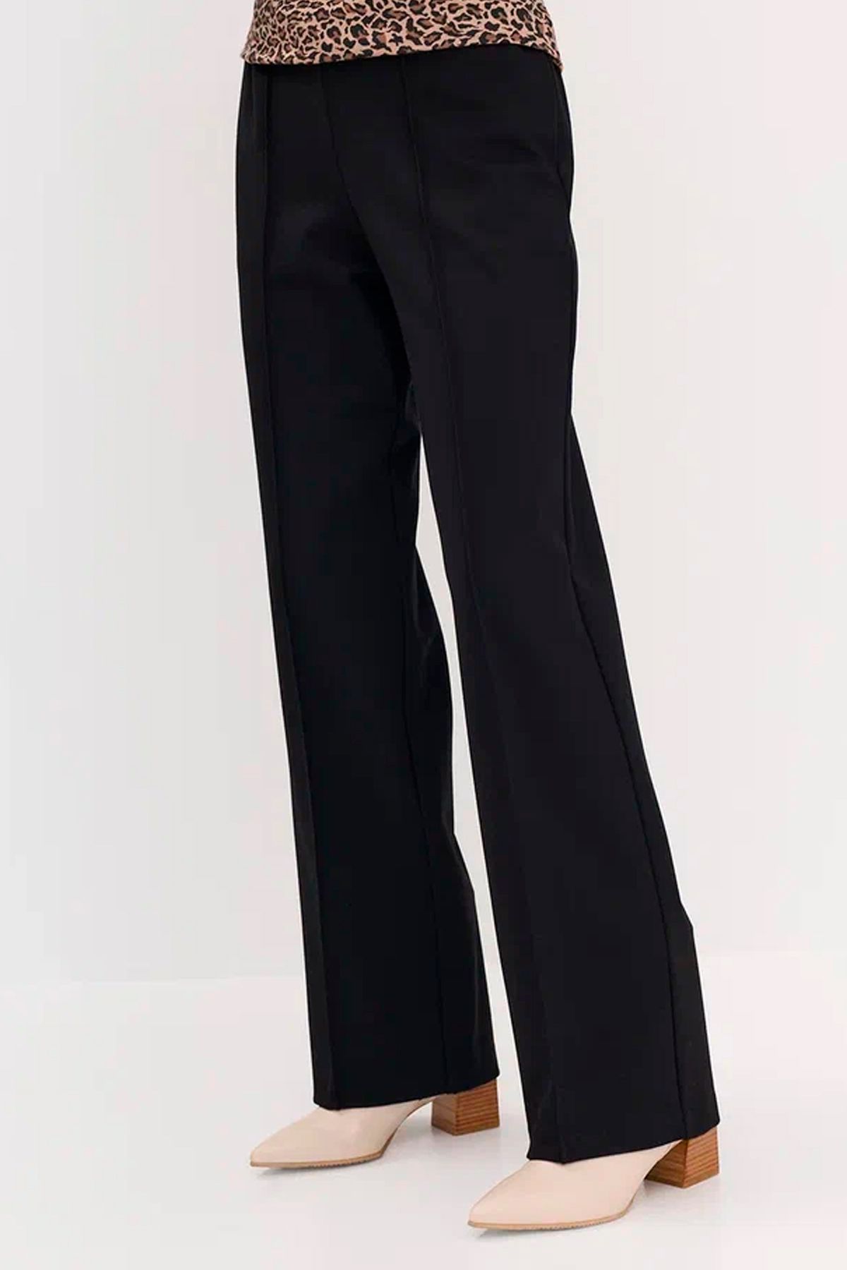 Чёрные однотонные брюки с отстроченными стрелками, 46р