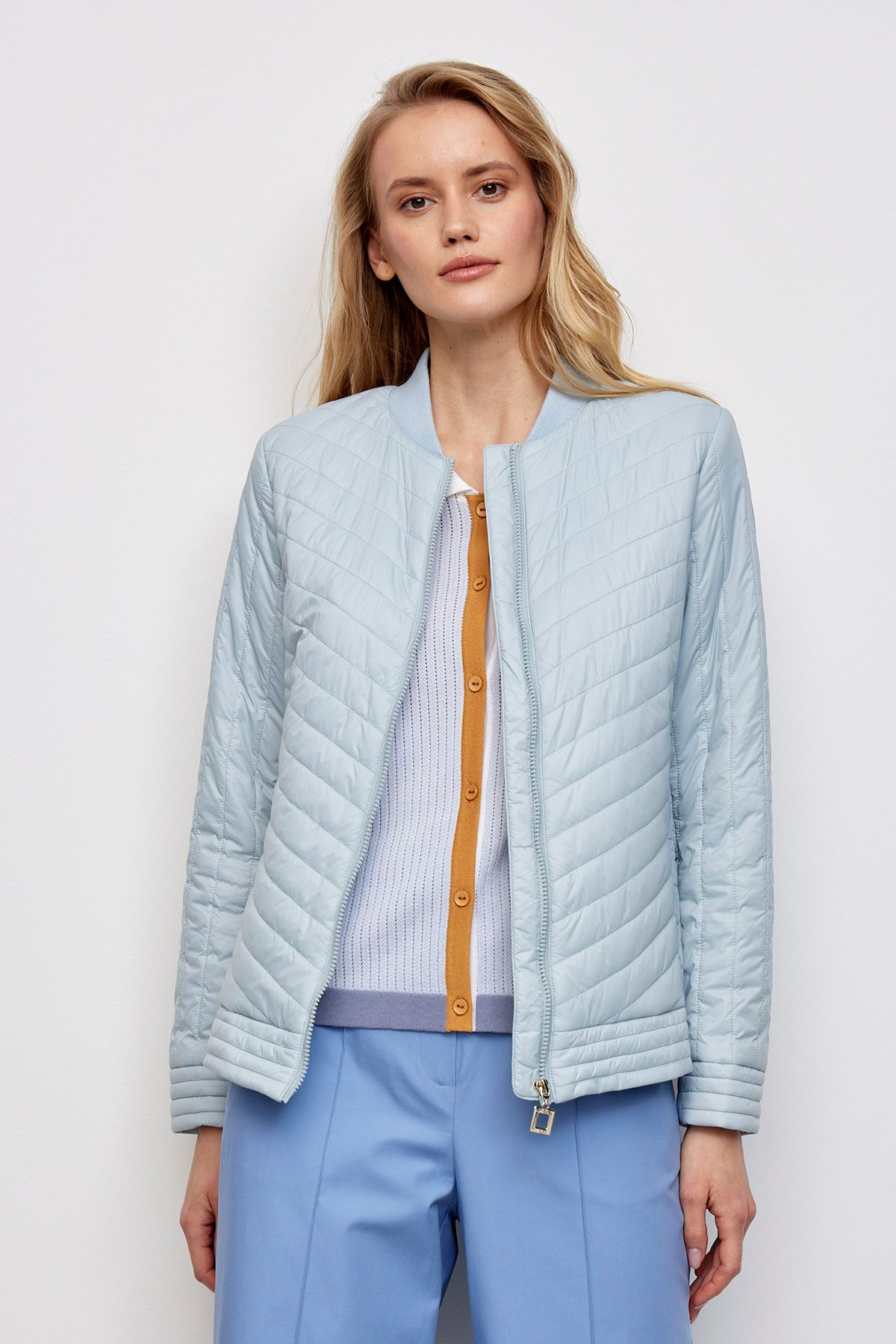 Куртка серо-голубого цвета с диагональной стёжкой, 42р