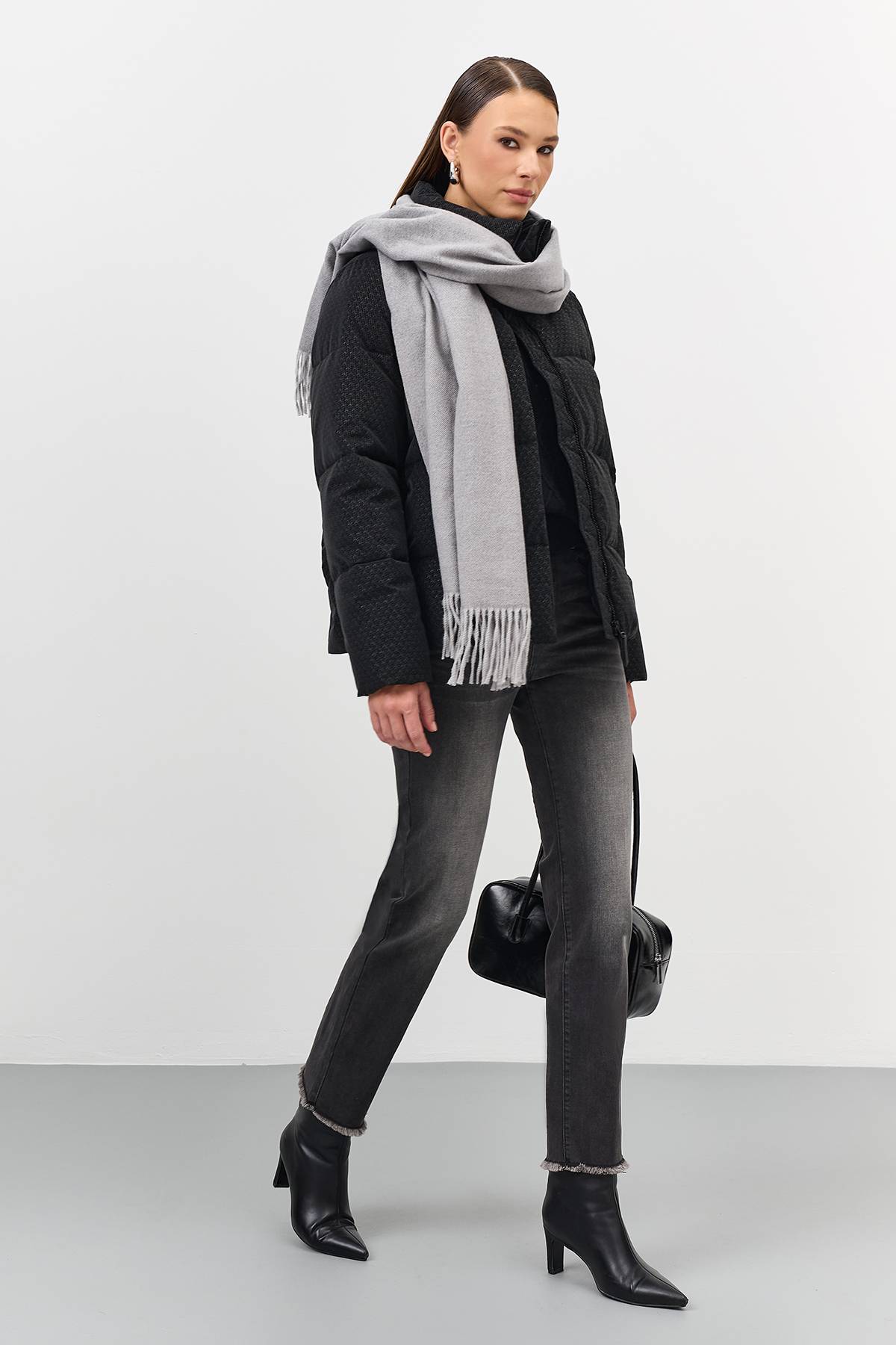 Зауженные джинсы с бахромой, 50