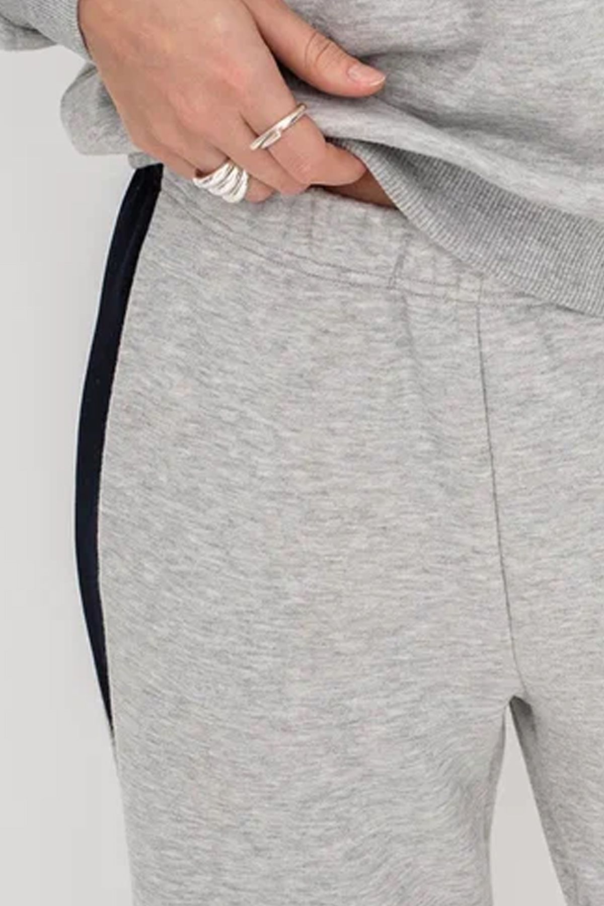 Брюки с тёмными лампасами, 42р