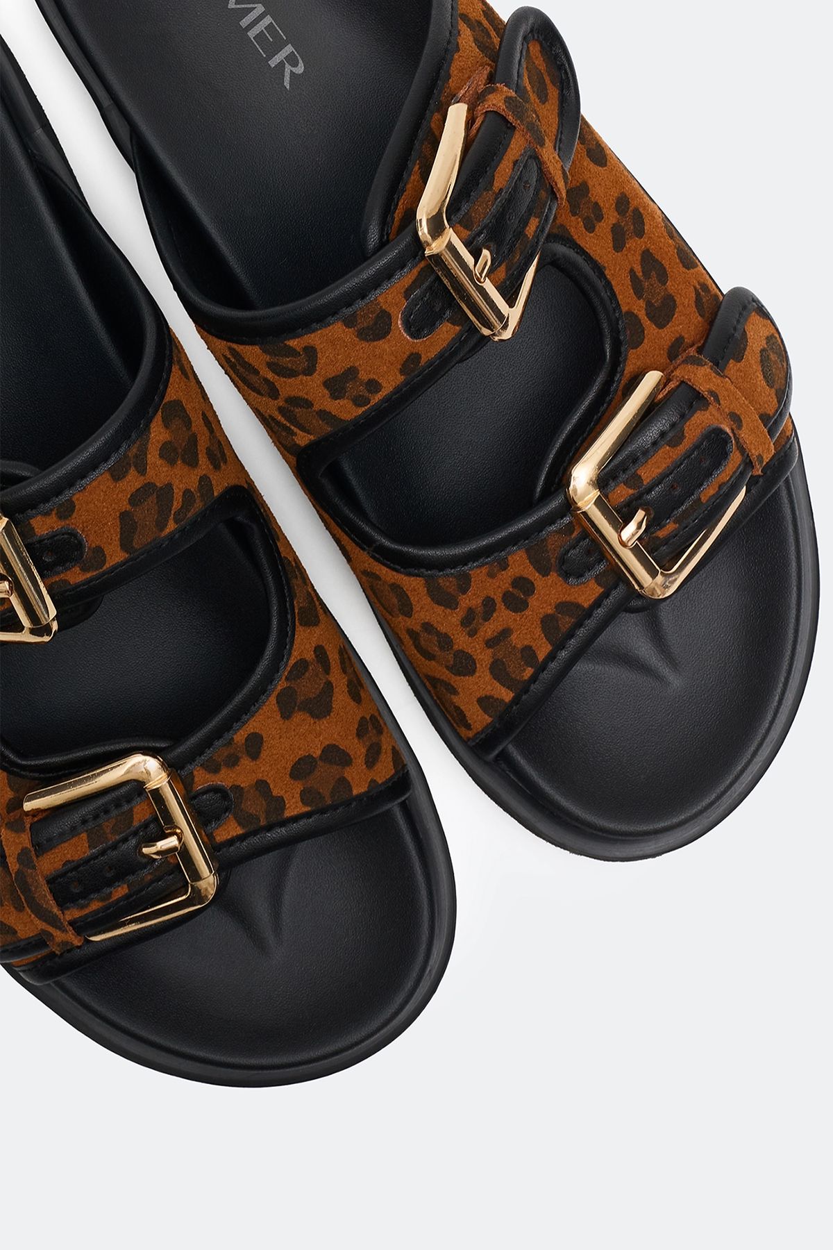 Сабо из натуральной кожи с анималистичным принтом, 37р