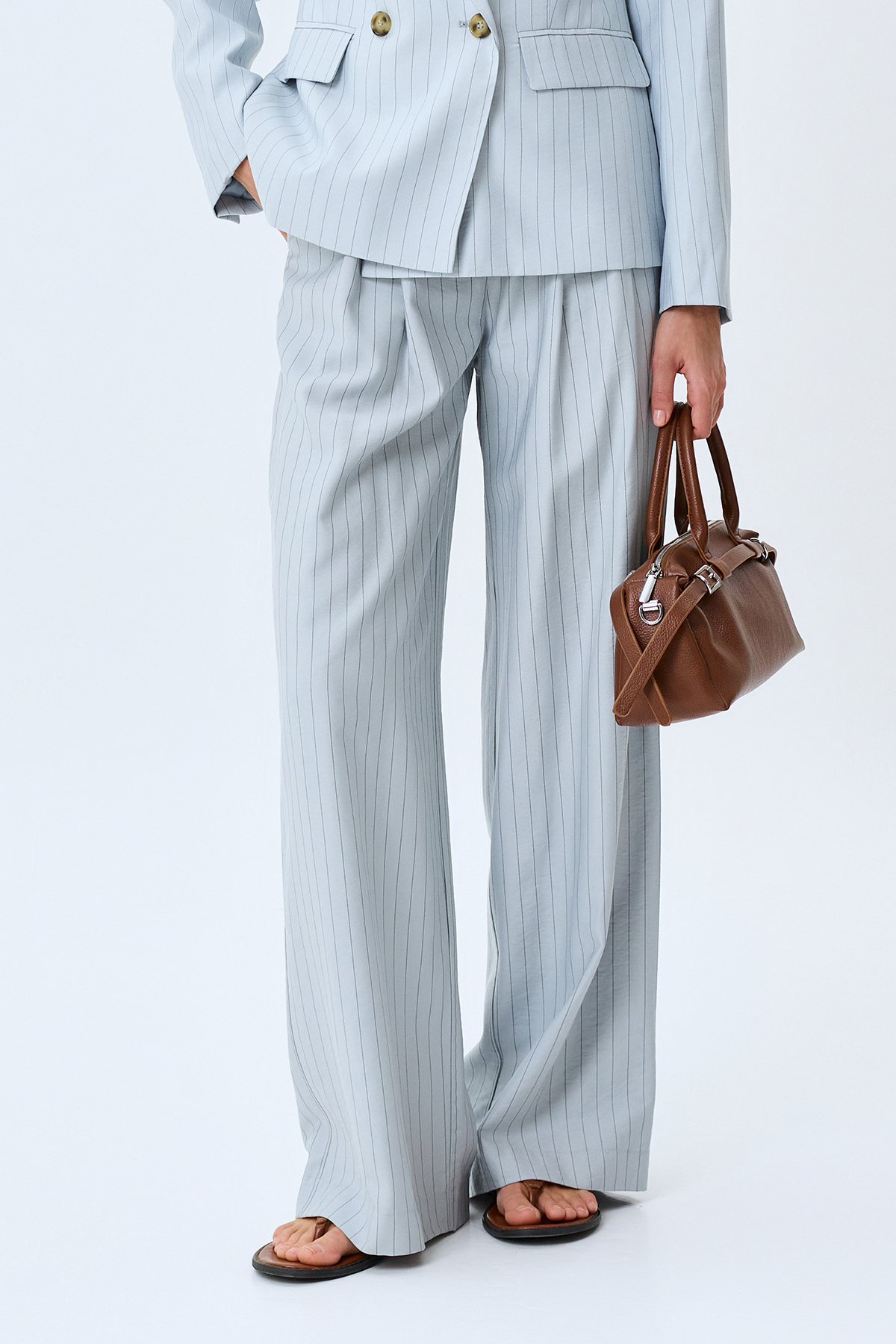 Широкие брюки в тонкую полоску, 52