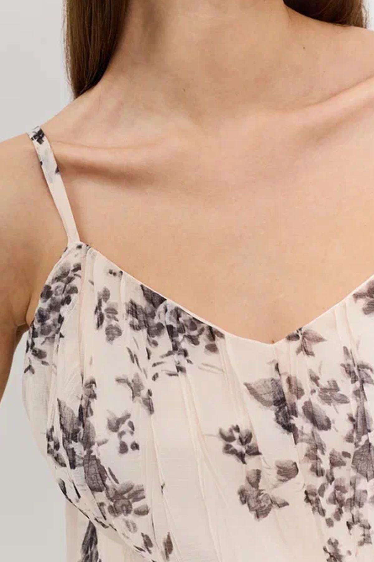 Легкое платье на бретелях с принтом, 44р