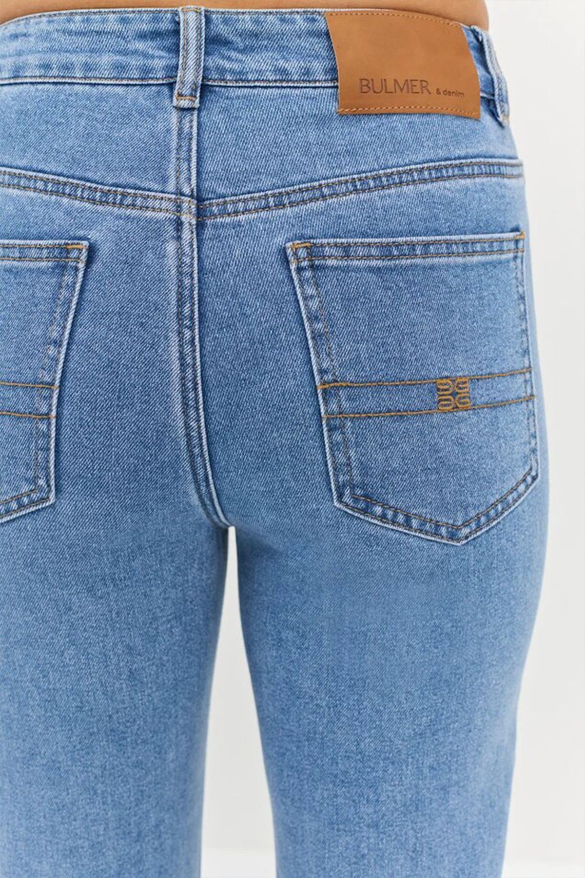 Джинсы с деликатной варкой из мягкого денима, 52р