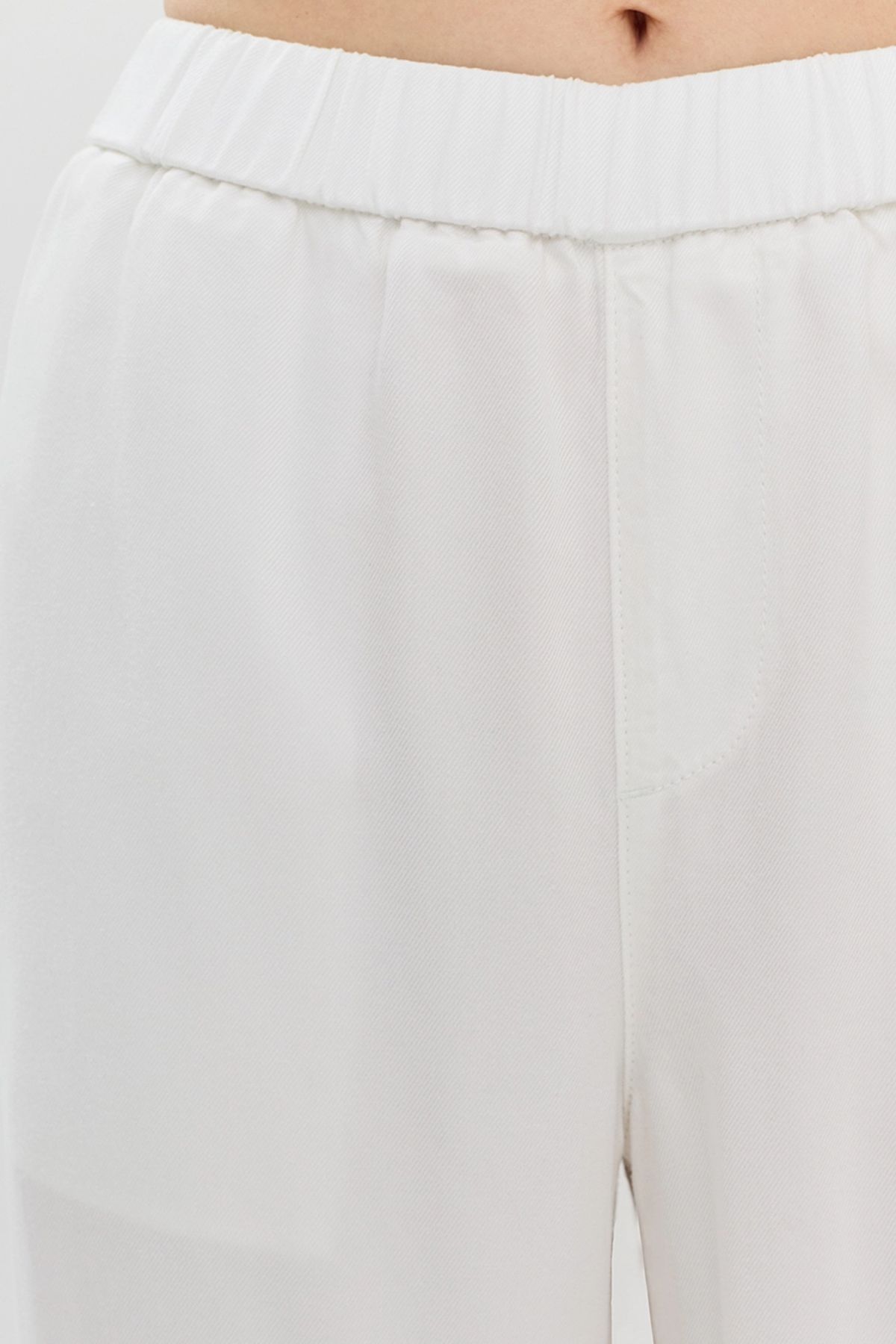 Джинсы-палаццо на резинке в белом цвете, 42р