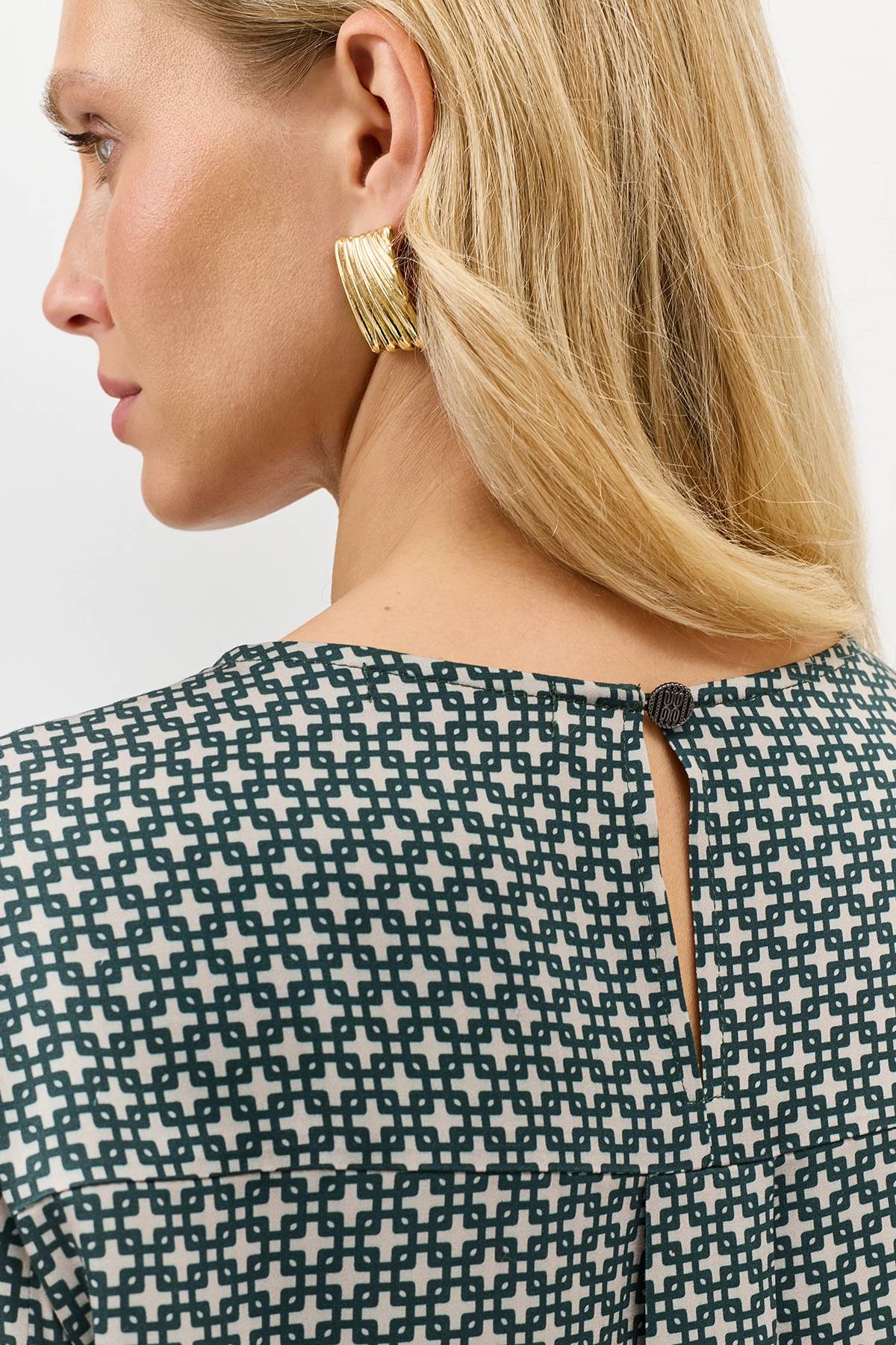 Романтичная блузка с геометрическим принтом, 36