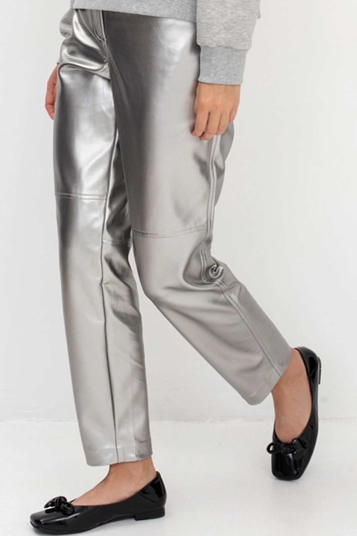 Брюки из металлизированного полиуретана, 40р