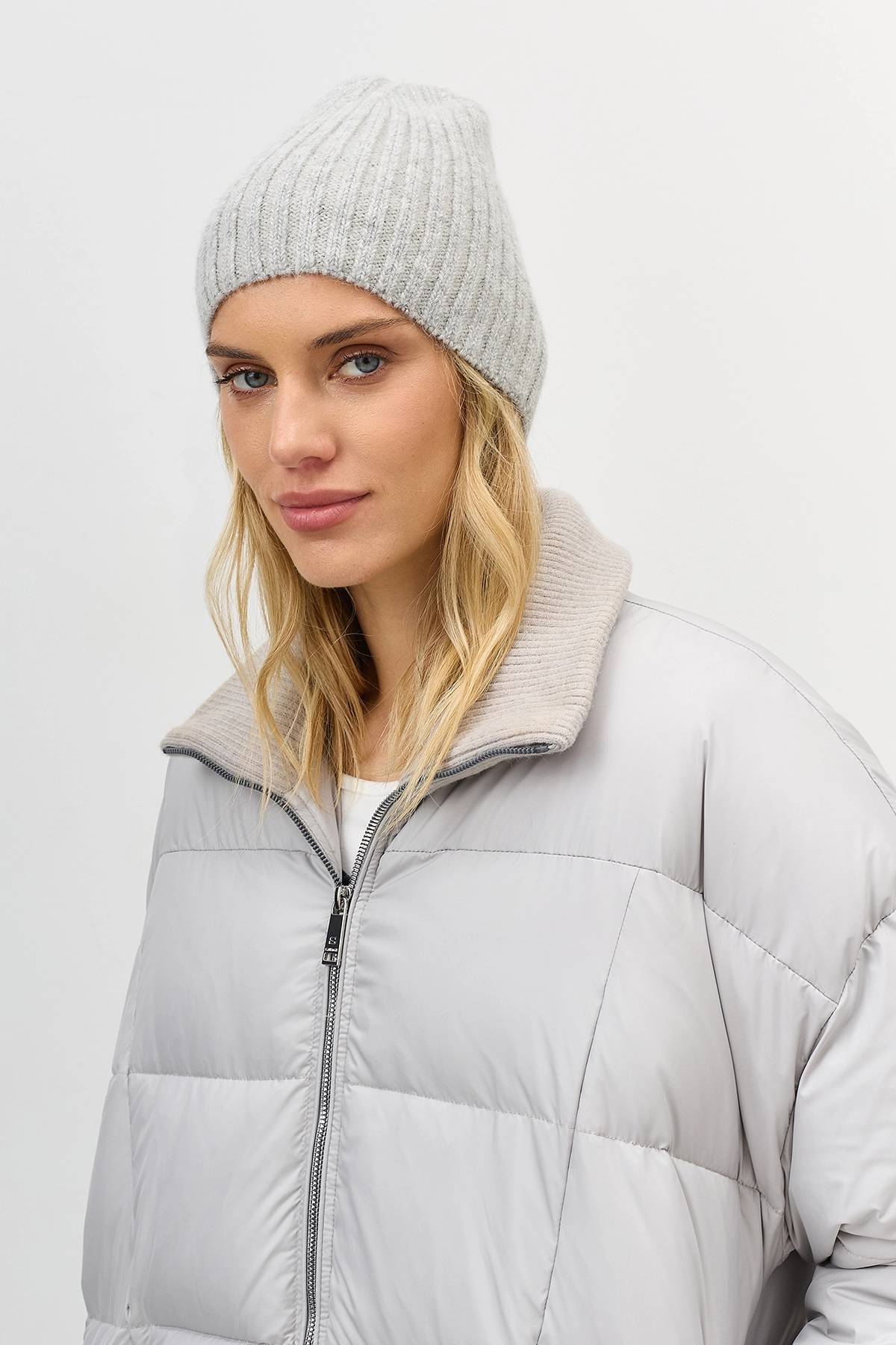 Серая шапка бини в рубчик с ангорой, One