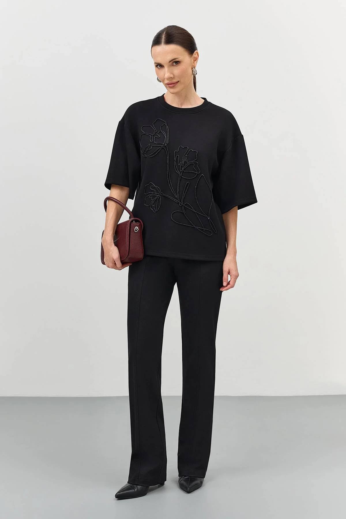 Джемпер с объемной вышивкой, 40