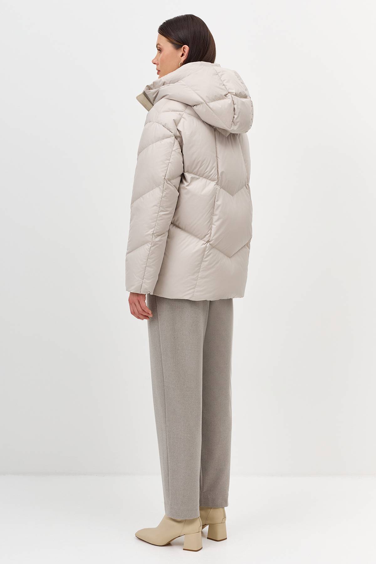 Лимитированная серия  светлая объемная фактурная куртка и палантин, 42