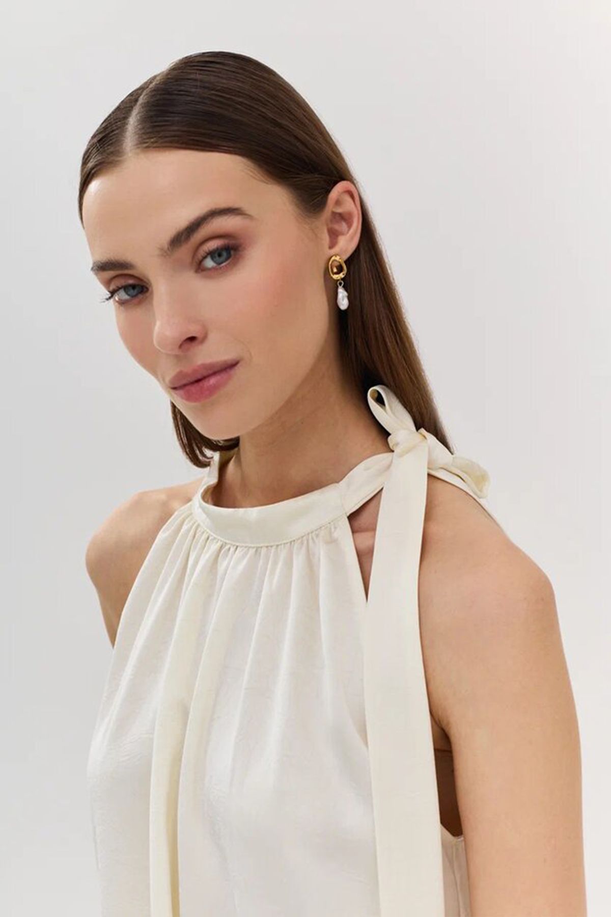 Платье миди с боковыми карманами в молочном цвете, 46р