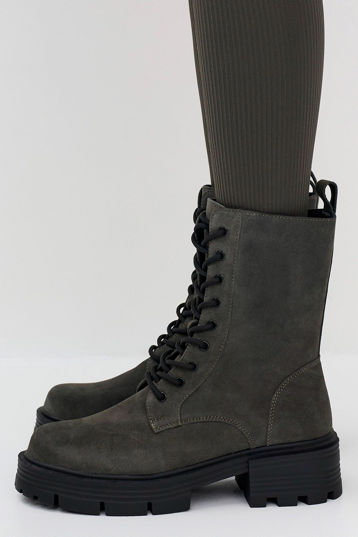 Ботинки из тёмно-зелёной замши, 37р