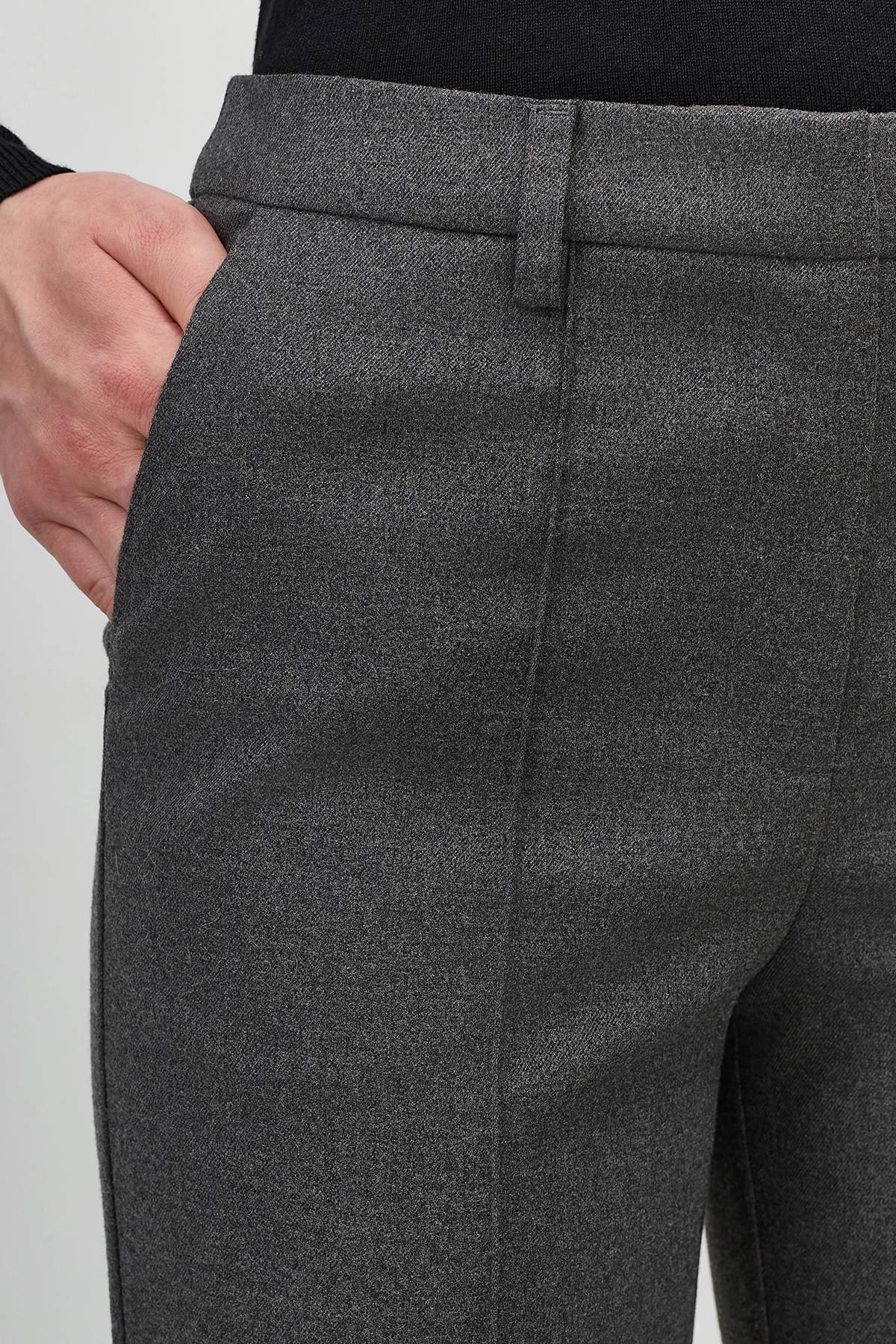 Меланжевые брюки со стрелками, 40